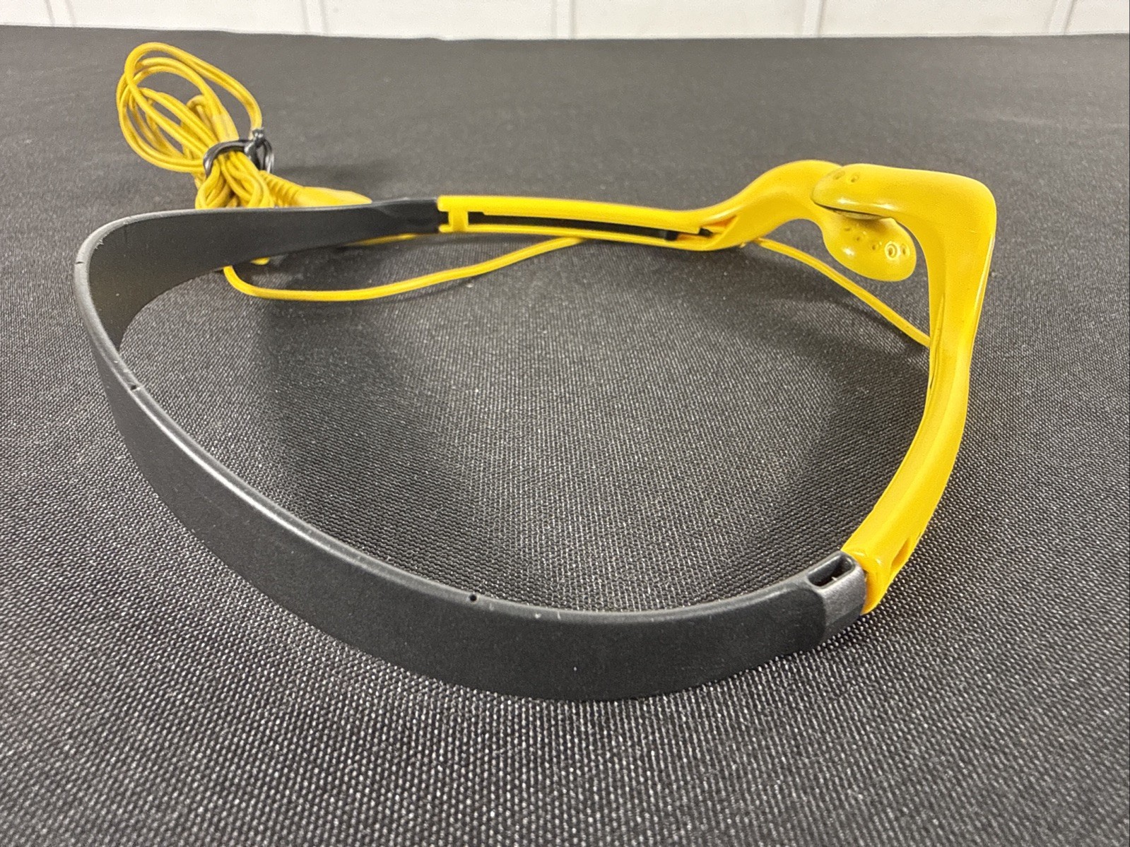 SONY MDR-W014 Yellow Sports Walkman Stereo Headphones 3.5mm Jack