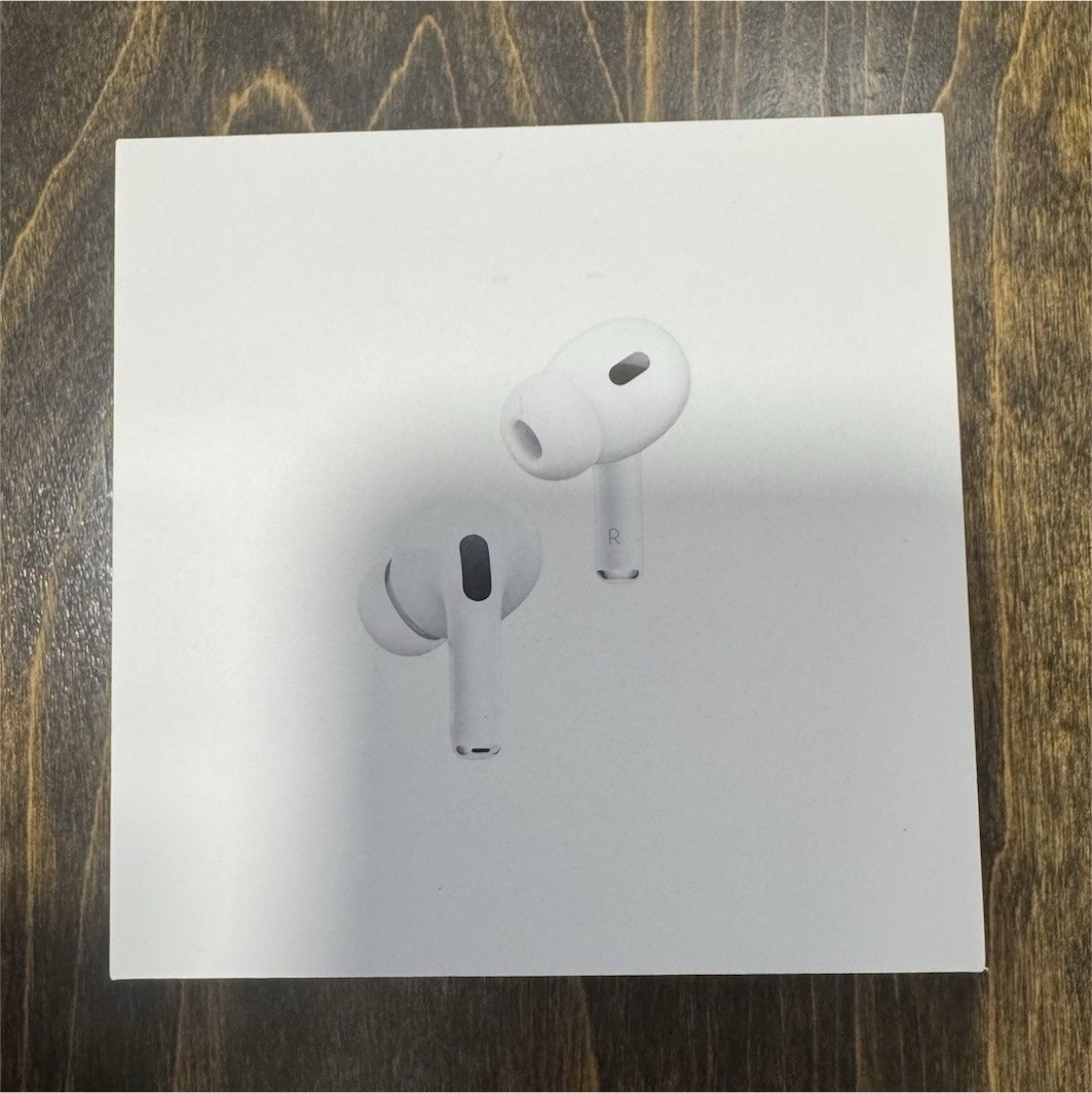 Apple AirPods Pro 2nd Gen White ANC Wireless Bluetooth Earbuds w/ MagSafe Case