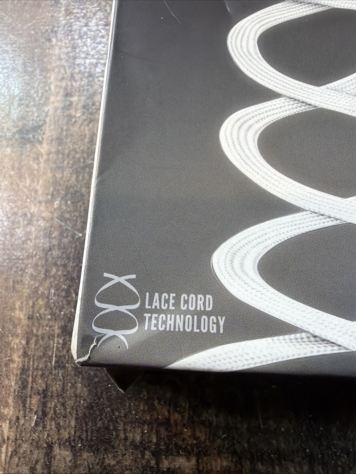 NEW iHip Lace Cord Earbuds White Tangle-Free Shoelace Style In-Ear Headphones