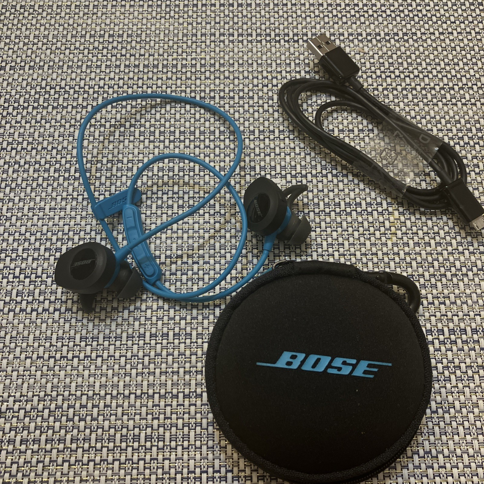 Bose SoundSport Wireless Bluetooth In-Ear Headphones – Aqua Black