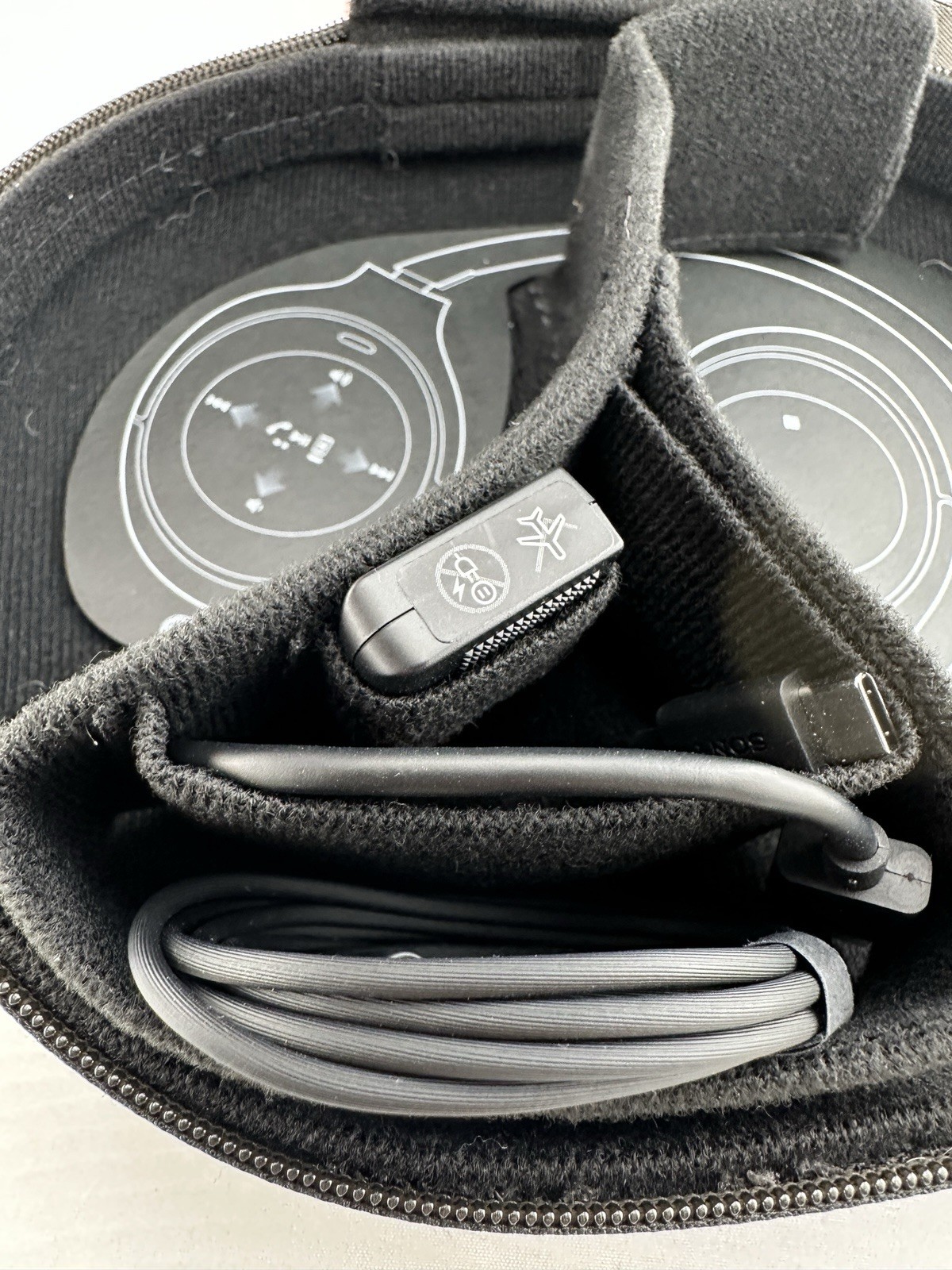 SONY WH-1000XM4 Headphones Black + Case (Poor Battery Health)
