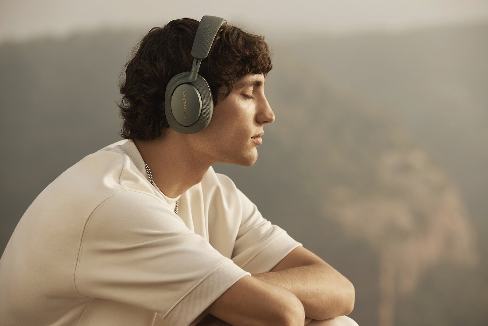 B&W PX7 S2e over-ear headphones (forest green)