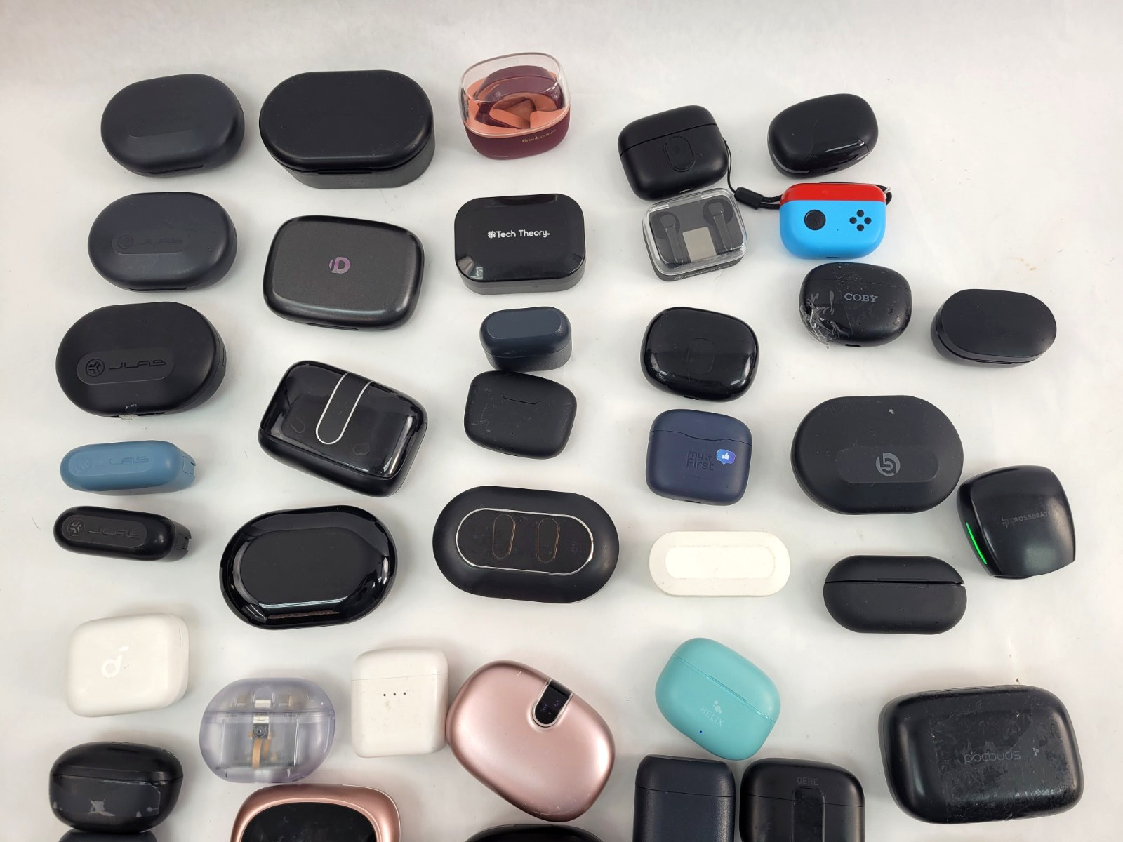 LOT of 50 JLAB ONN Soundcore Earfun Coby Generic In-ear Bluetooth Earbuds (1)