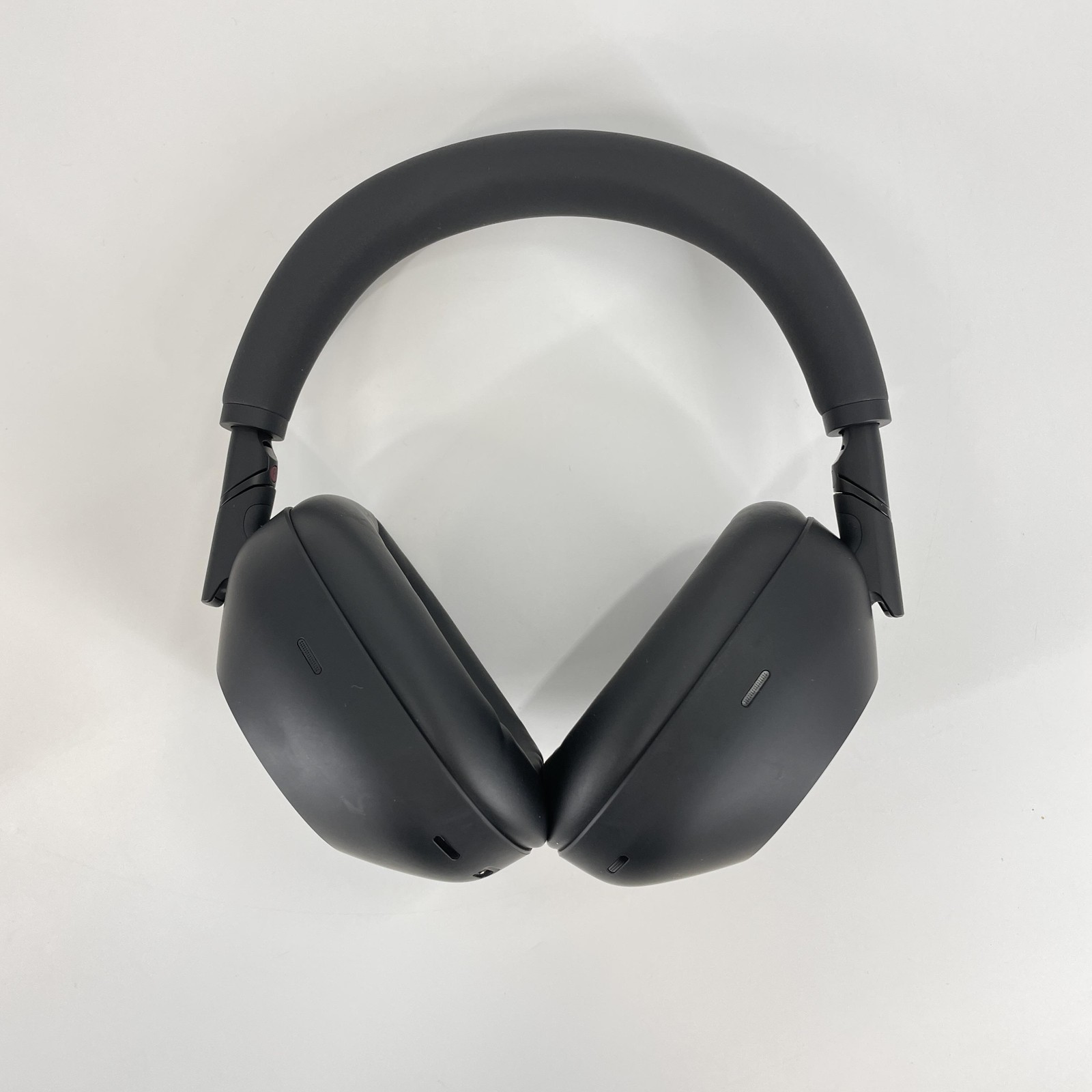 Sony WH-1000XM6 Headphones Black – Excellent Condition w/ Case + Cables