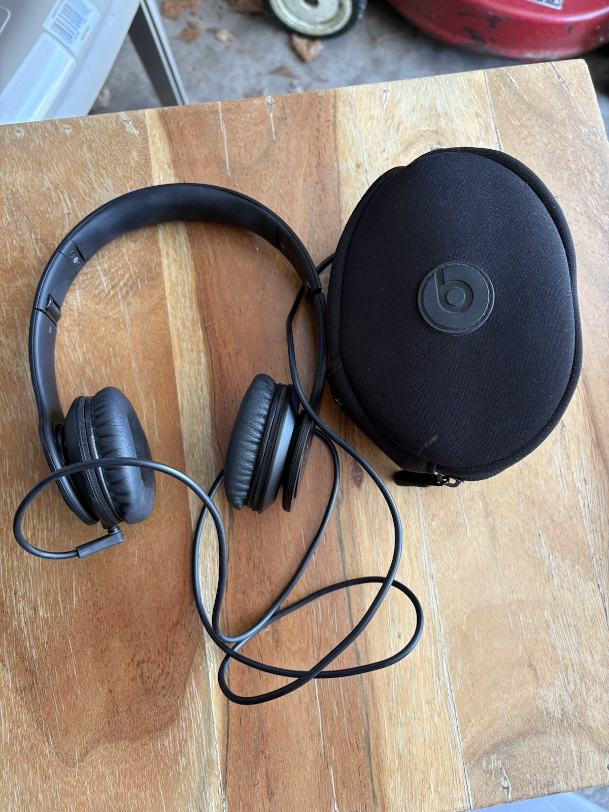 Beats by Dr. Dre Solo HD Over the Ear Headphones – Black with Zipper Case