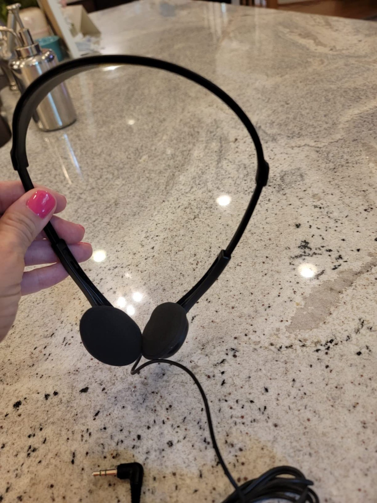 190319 Stereo Headphones – 3.5mm Cord with 6-Foot Length – Soft Padded Ear Cushi