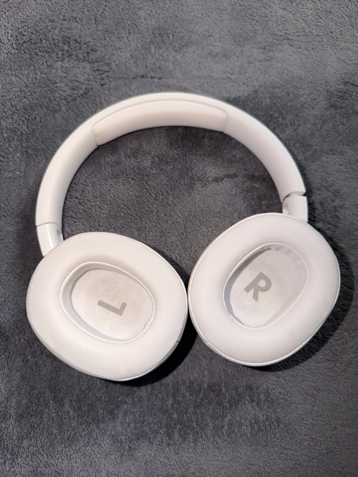JBL Tune 710BT, Wireless Over-Ear Headphones, White