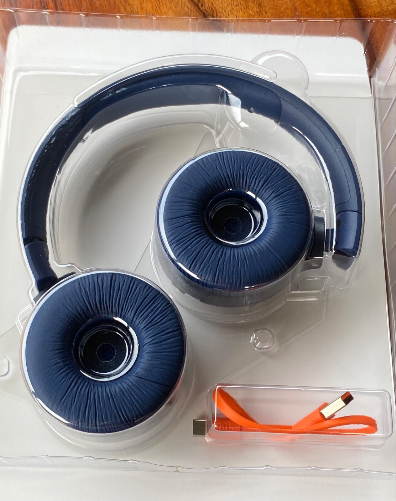 JBL Pure Bass Blue Headphone TUNE501BT Wireless, Hands Free Calls, Bluetooth