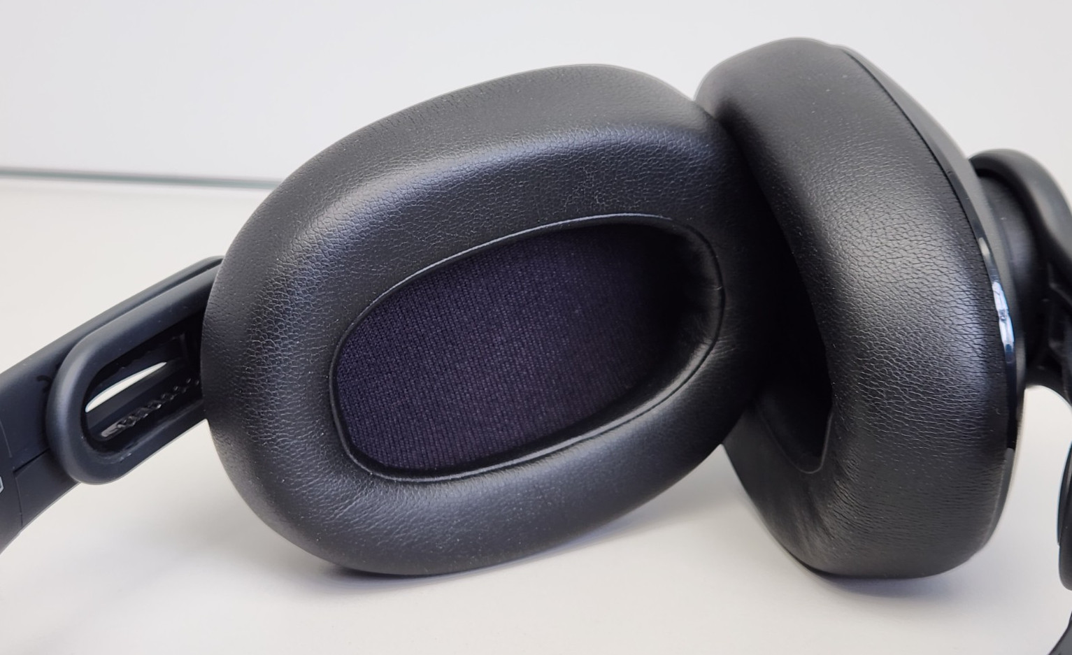AKG K361 Over-Ear Closed Back 50mm Foldable Studio Headphones Black, Tested