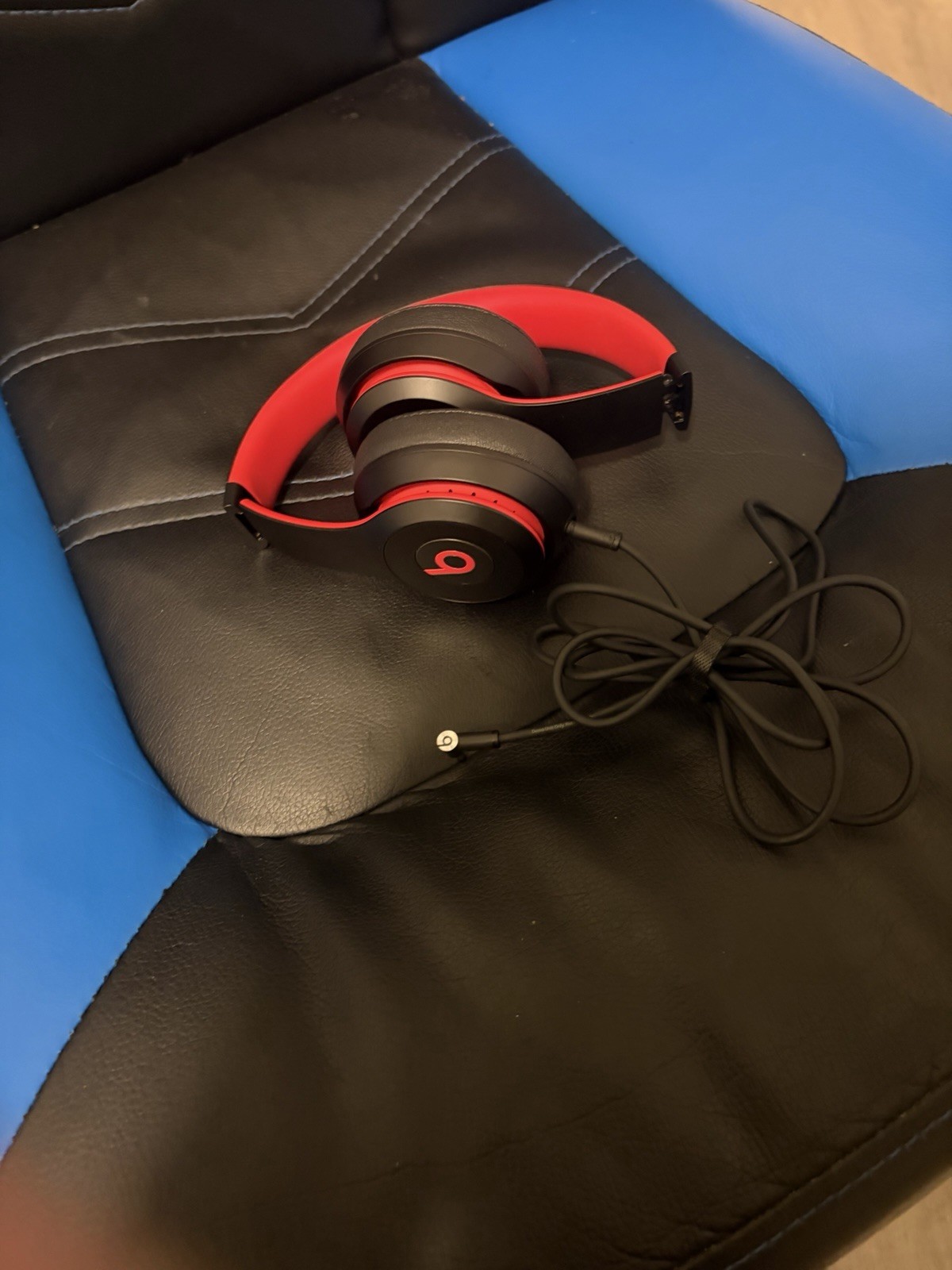 NEW! Beats by Dre Solo3 Wired Headphones Black and Red DEMO VERSION!!! READ!