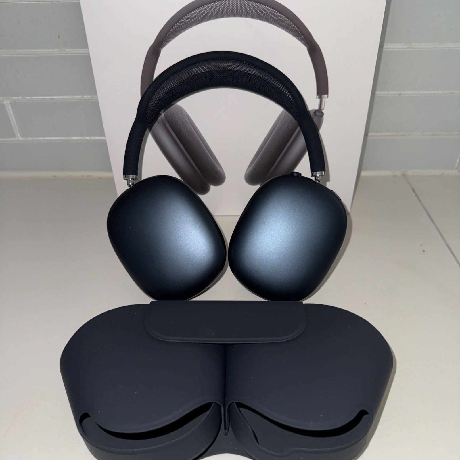 Apple AirPods Max Wireless Active Noise Cancellation