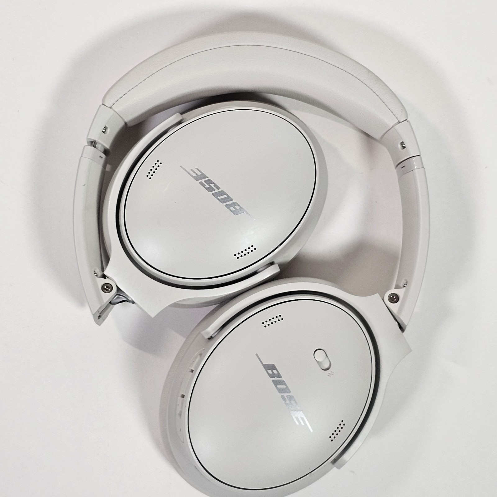 Bose Headphones QuietComfort 45 Bluetooth Wireless Noise Cancelling Smoke White