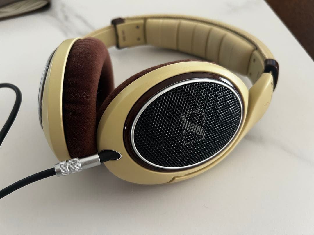 headphones HD598
