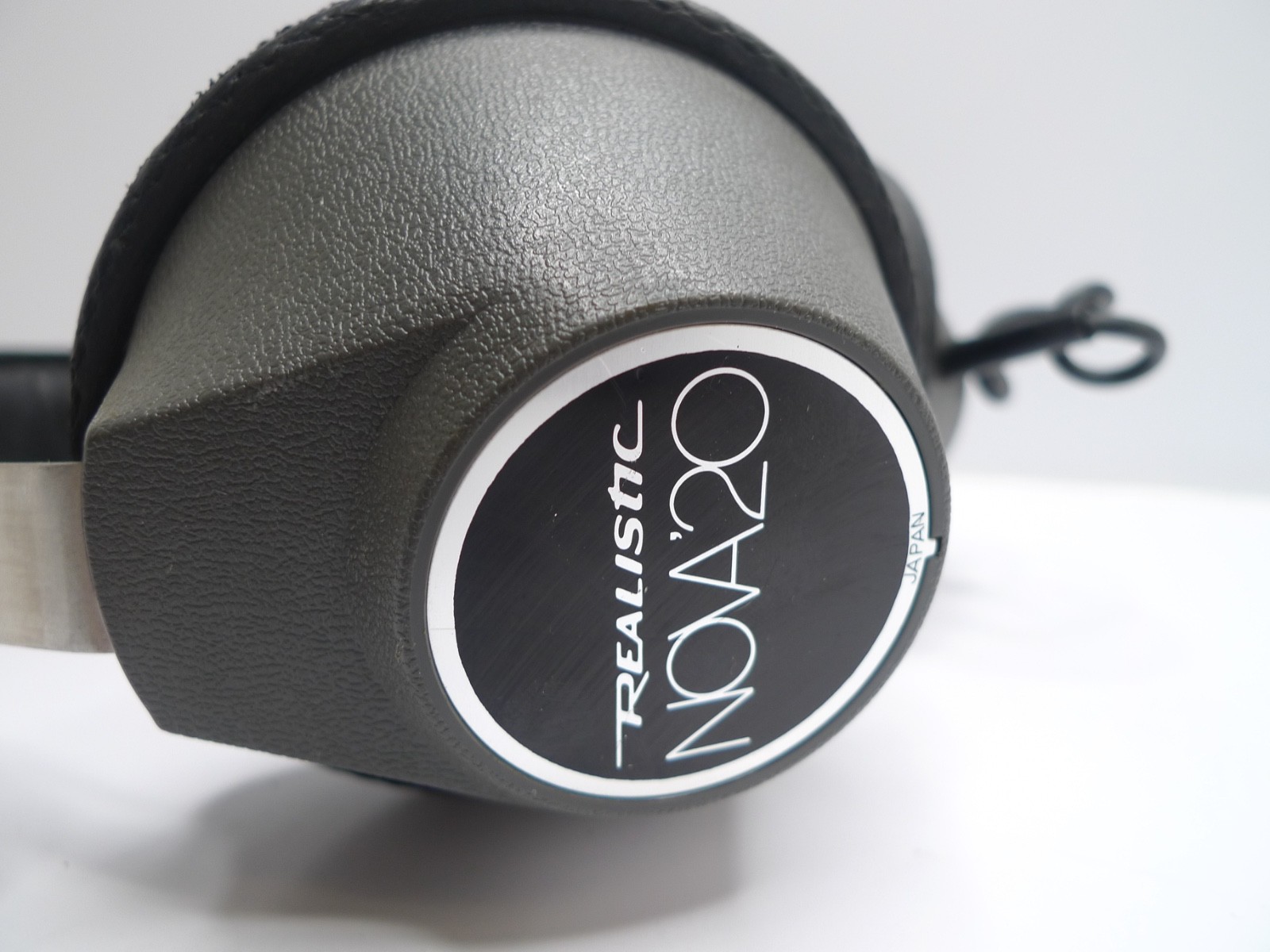 Realistic Nova ’20 Wired Hi-Fi Stereo Vintage Headphones