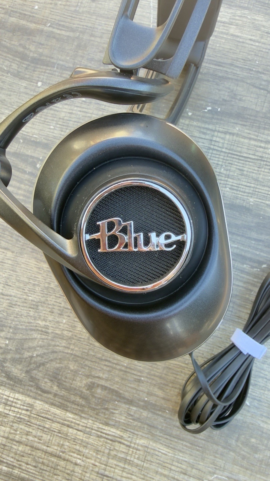 Blue LOLA Black Hi-Fi Headphones