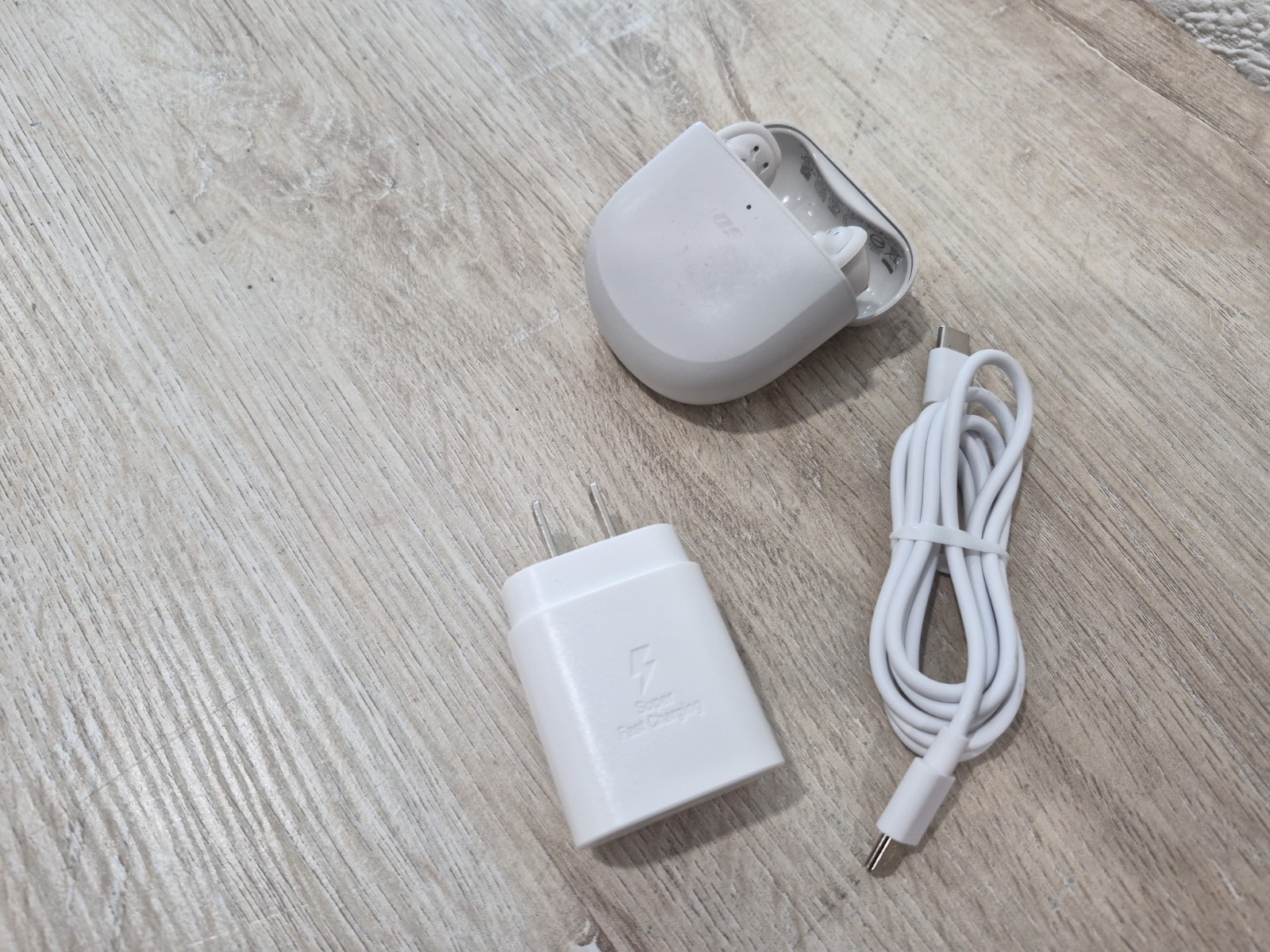 Orginal Bose QuietComfort Ultra Wireless Noise Cancelling Earbuds – white (Wear)