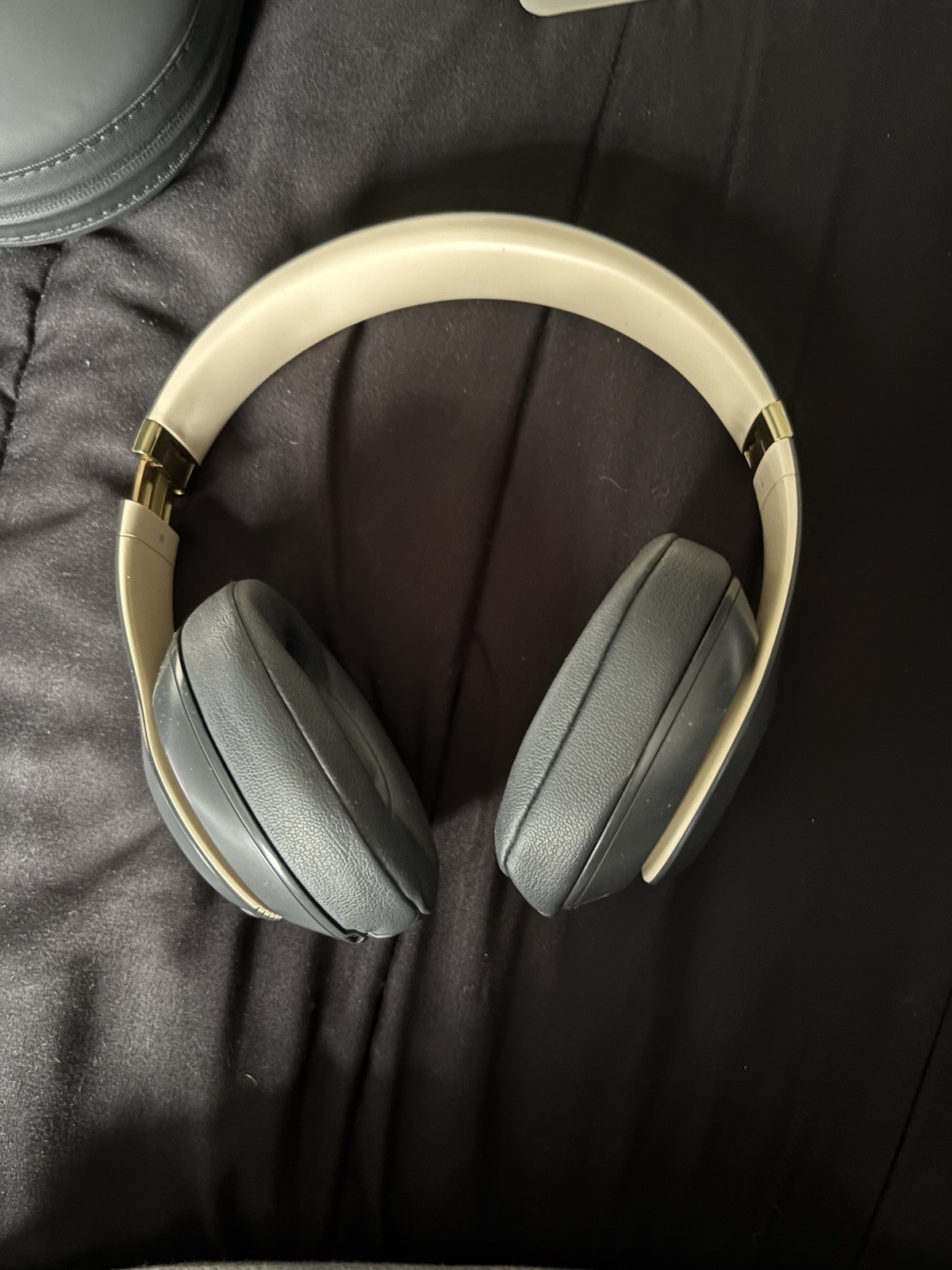 Beats by Dr. Dre Headband Headphones Black Beige with Carrying Case