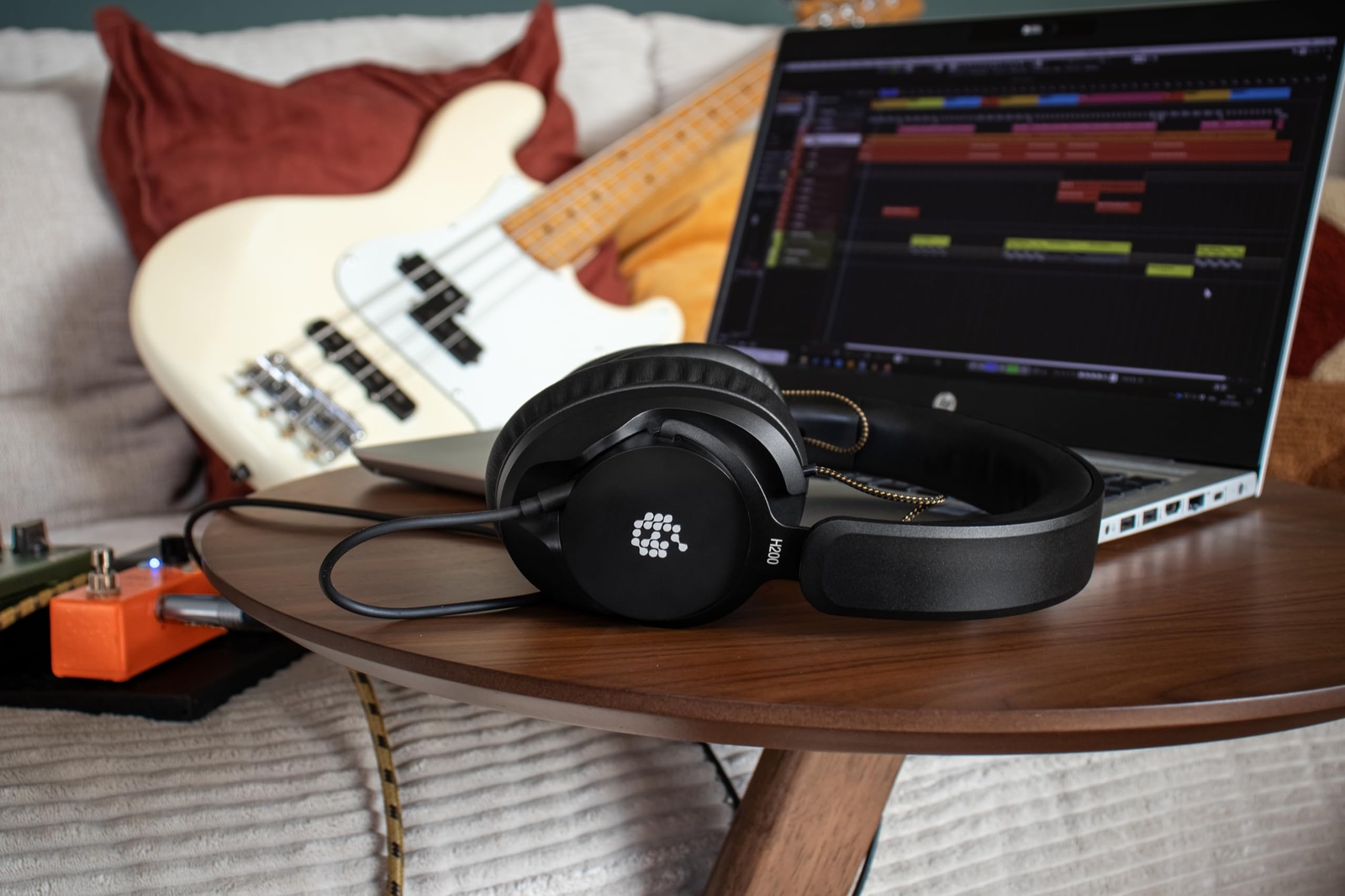 ADAM Audio H200 Closed-Back Studio Monitor Headphones – New – ProSoundUniverse.