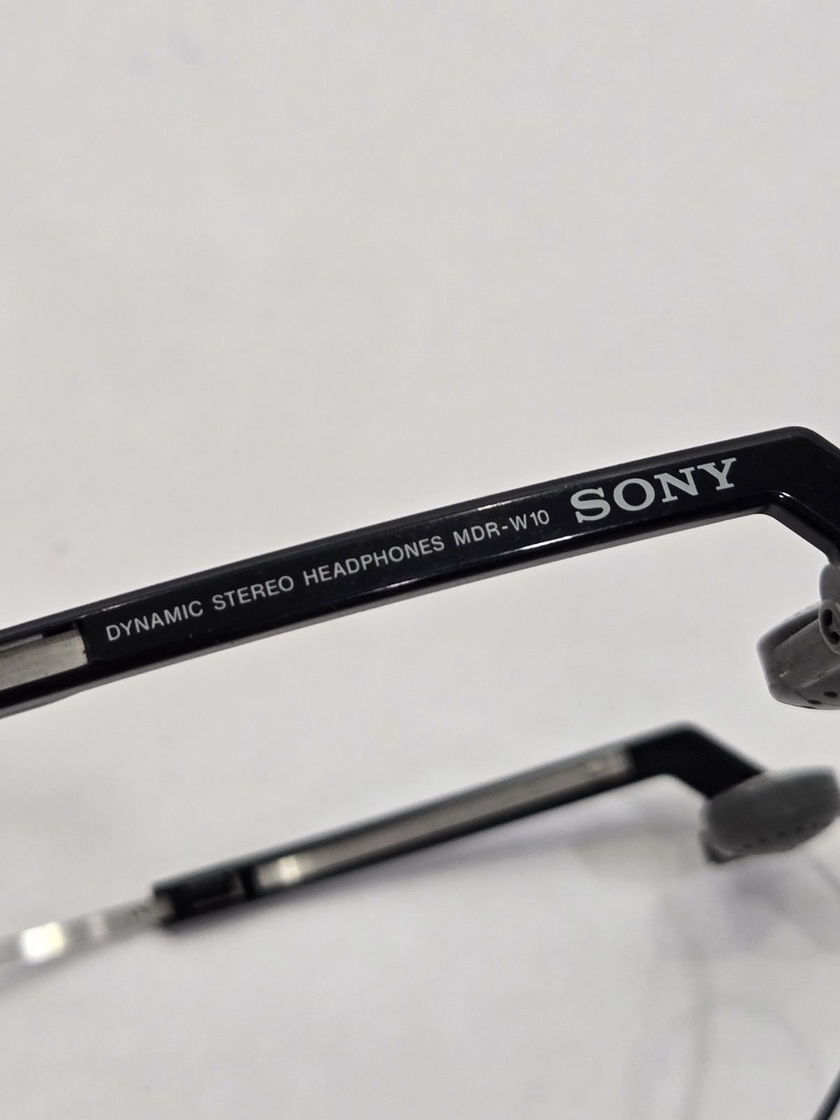 Vintage Sony Walkman Sports MDR-W10 Dynamic Stereo Headphones Turbo, Black