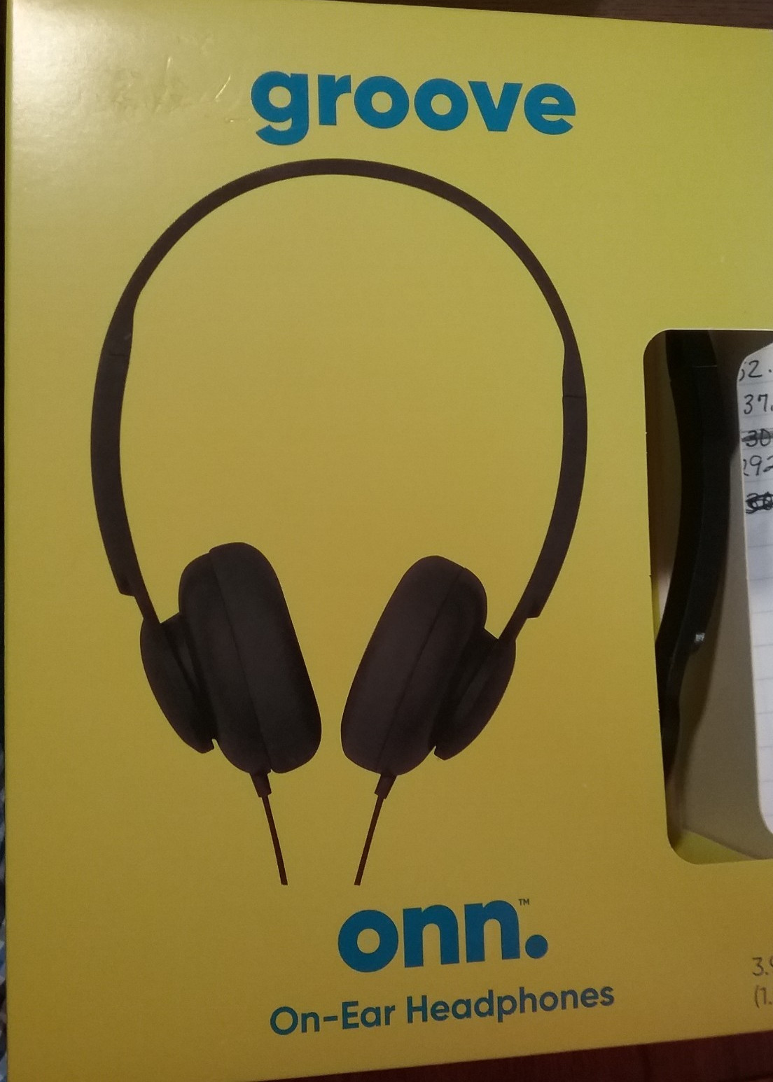 ONN. GROOVE ON-EAR HEADPHONES; AUX. 3.5 MM CORD 3.94 ft. NIB