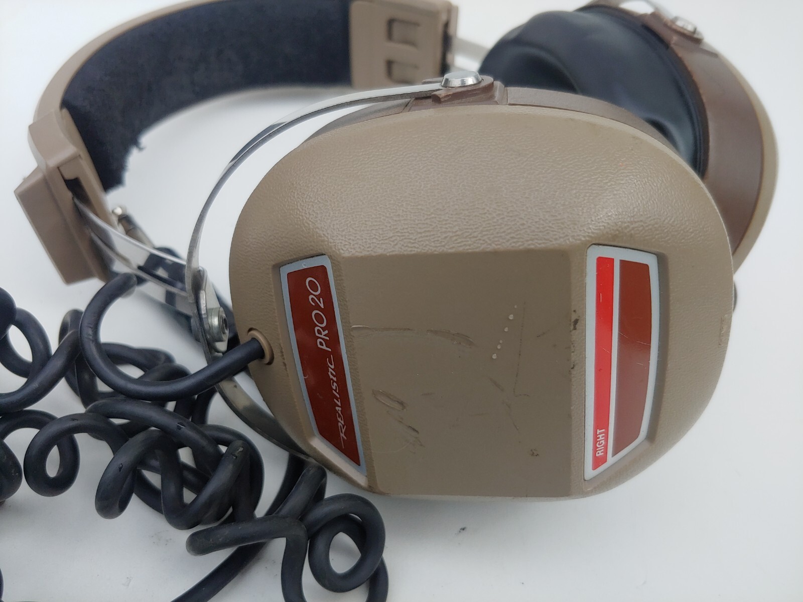 Realistic Pro 20 Over Ear Headphones W/ Curly Cable Brown Vintage Radio Shack