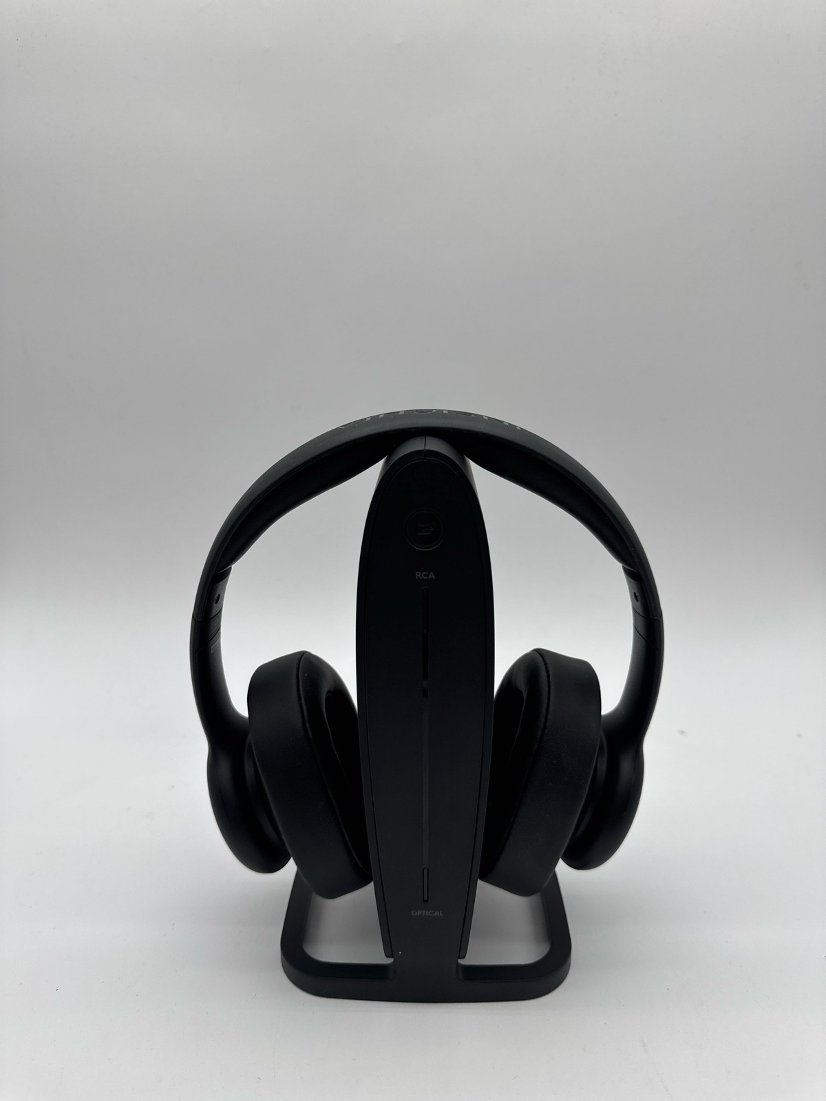 INSIGNIA RF Wireless Over-Ear Headphones Black NS-HAWHP2 (3)
