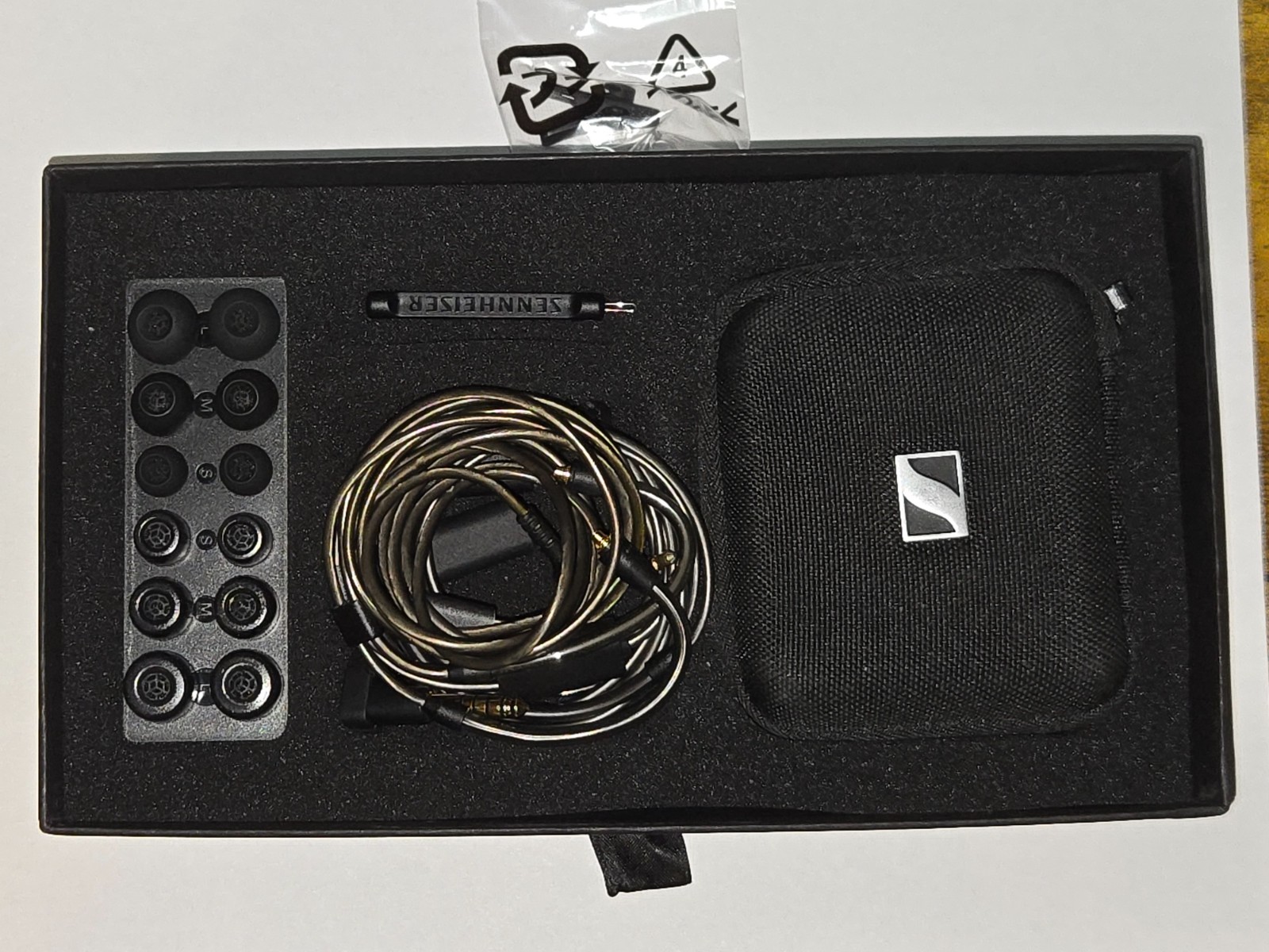 *VOLUME IMBALANCE* Used Sennheiser IE 600 Wired IEMs w/ accessories & packaging