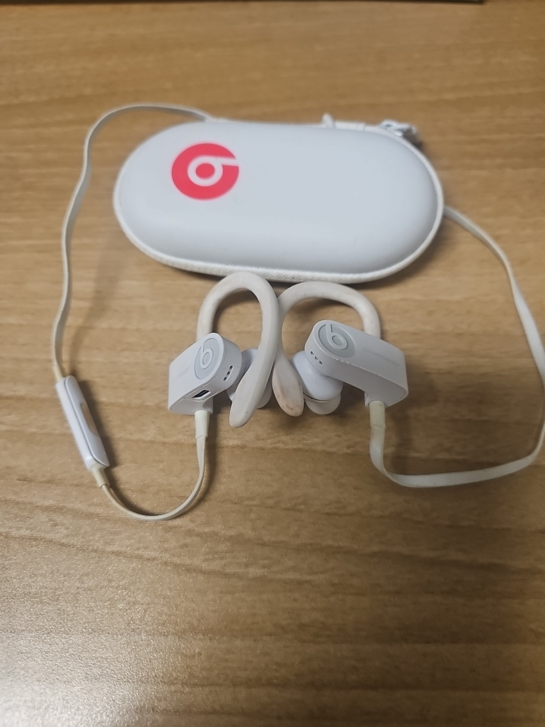 Beats by Dr. Dre ML8W2LL/A Powerbeats3 Wireless In-ear Headphone – White
