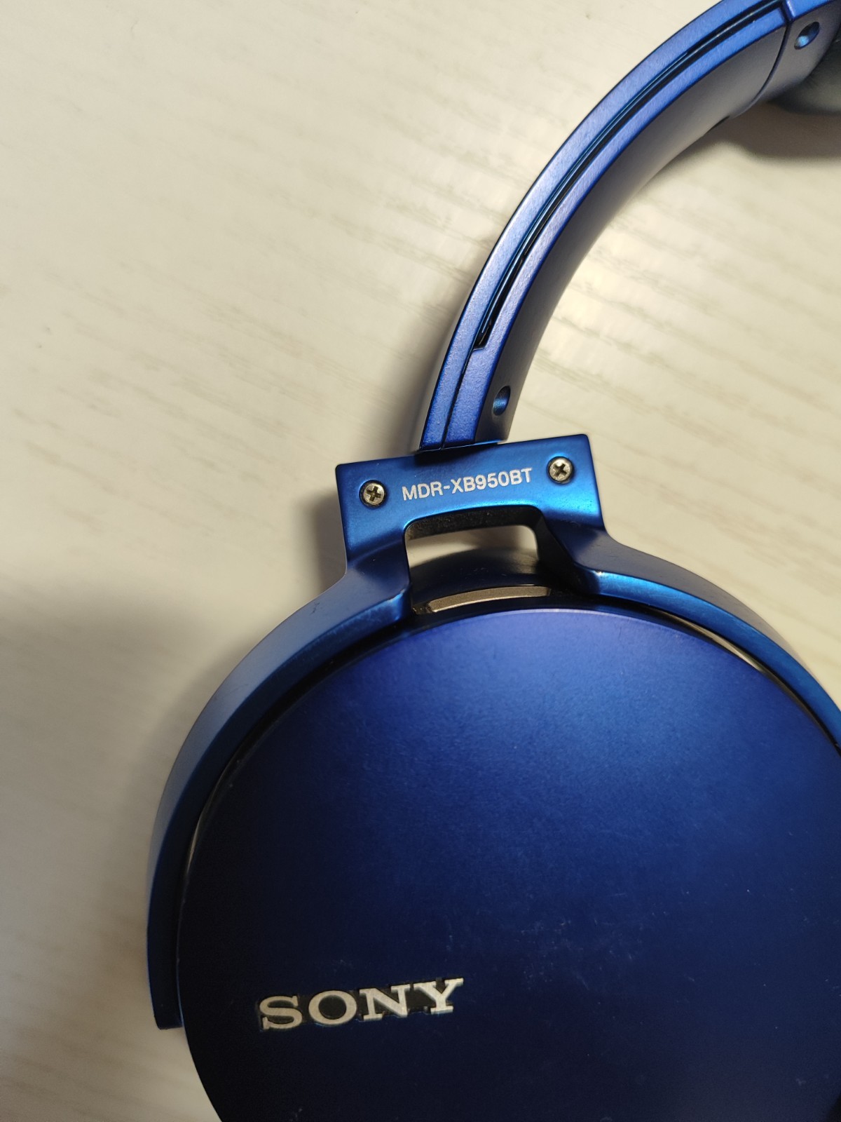 Sony XB950BT Extra Bass Wireless Bluetooth Headphones In Good Condition