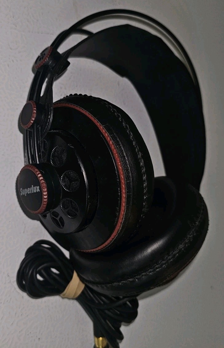 Superlux HD 681 – Dynamic – Semi-Open – Headphones – DJ Over Ear – Professional