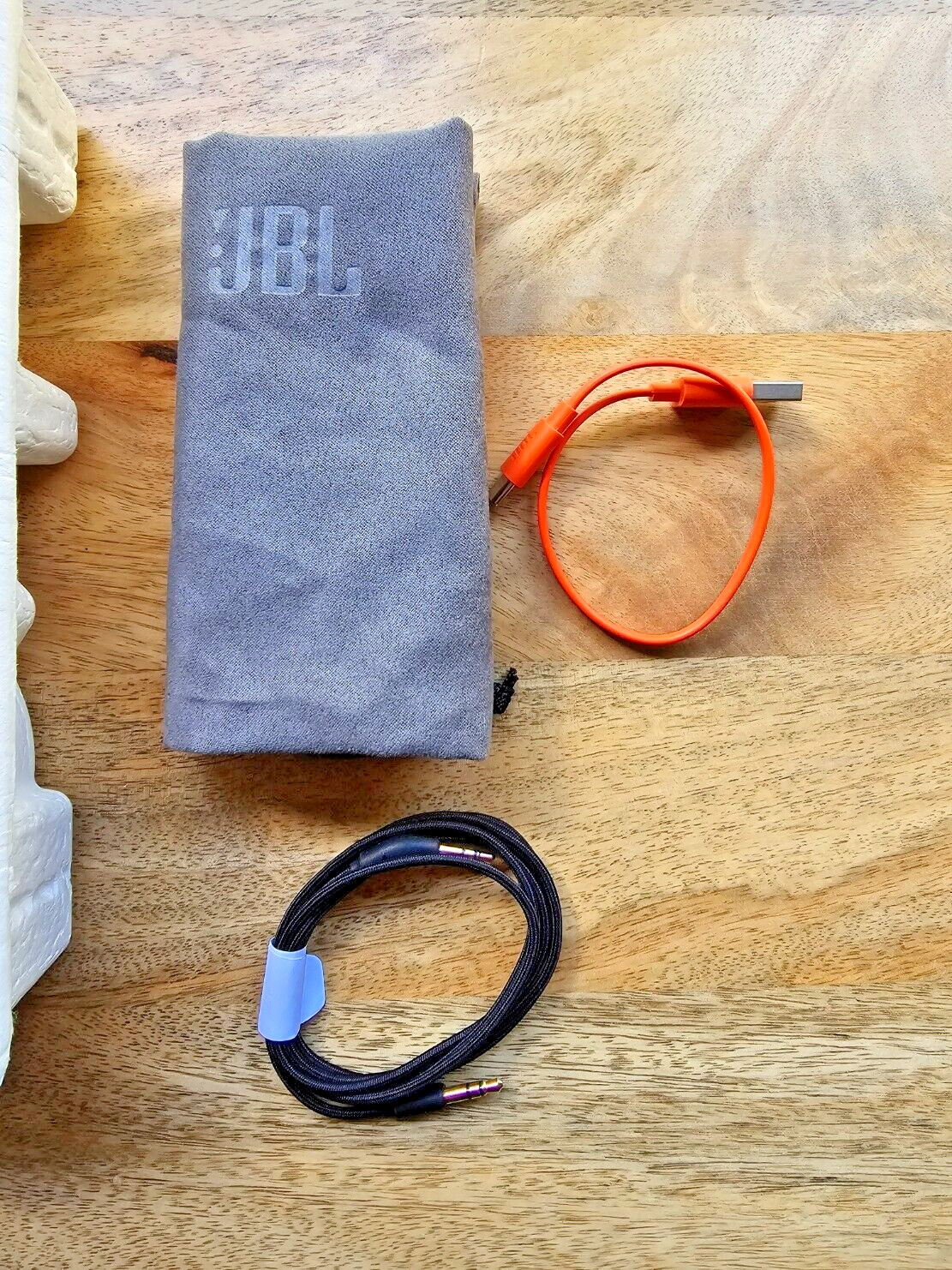 JBL Live675NC On-Ear Wireless Headphones Adaptive Noise Cancelling by HARMAN 65H