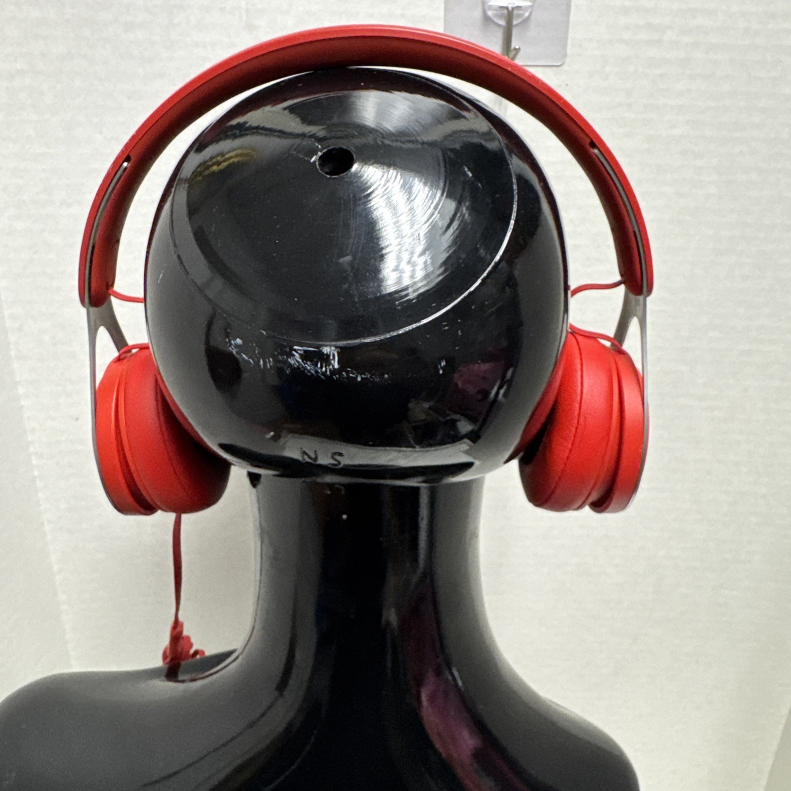 Beats by Dre Foam On Ear Wired Red Headphones Silver Metal Sides Unisex Powerful