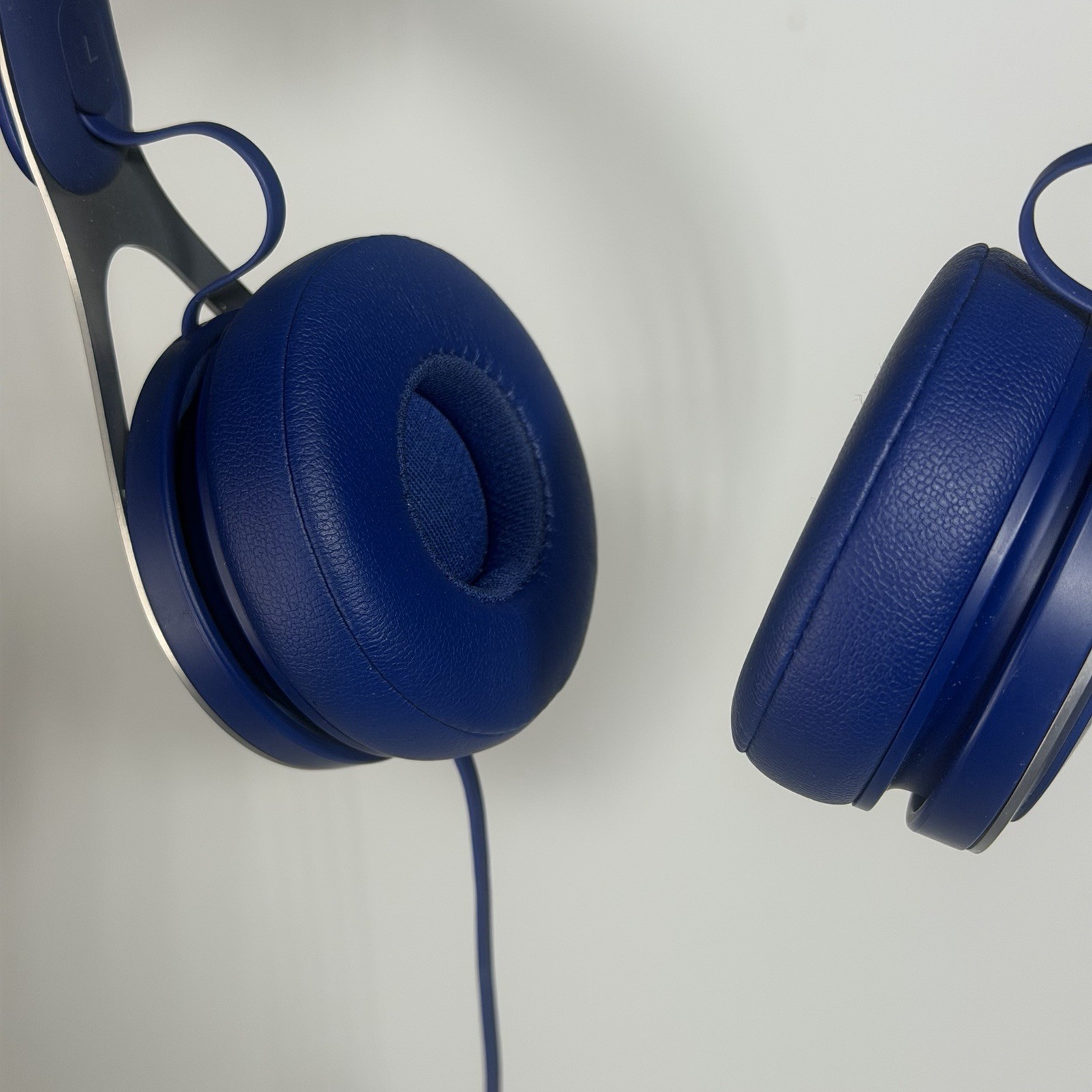 BEATS EP By Dr Dre ML9D2LLA Wired On Ear Headphones Blue Tested Good