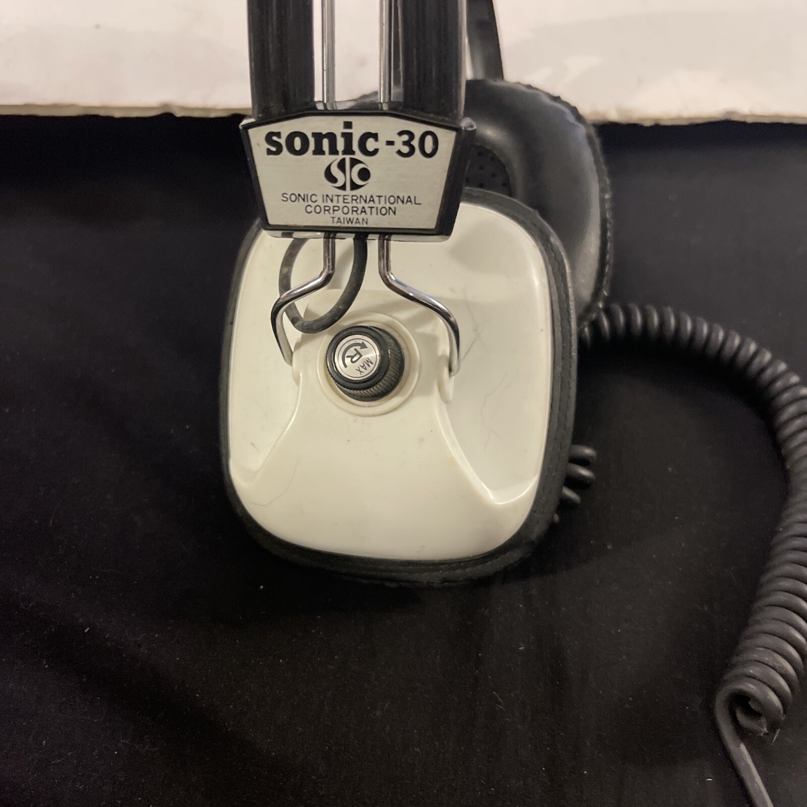 Vintage Sonic 30 stereo headphones Wired 1/4” Jack Volume Controls Taiwan