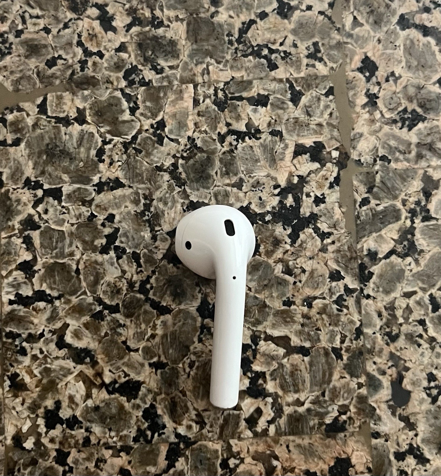 Genuine Apple AirPods Replacement Earbud A2031 (LEFT SIDE ONLY)