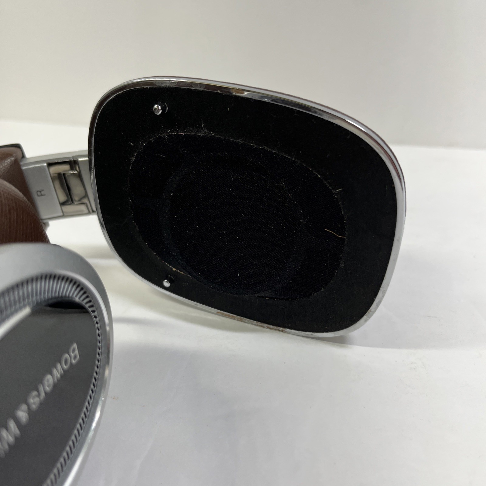 Bowers & Wilkins P9 Signature Headphones Brown – No Case – No Box