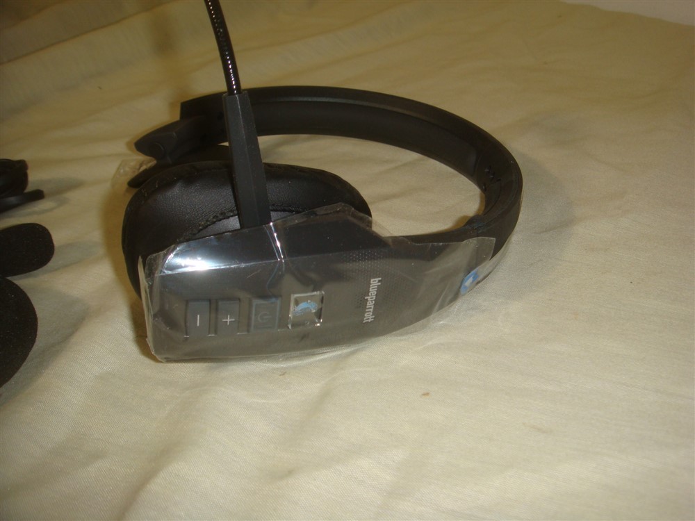 BLUE PARROT B450-XT WIRELESS BLUETOOTH TRUCKER CELL PHONE HEADSET -NOB