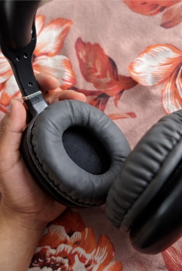 Pro Airex Wireless Over-Ear Headphones – Deep Bass & Comfortable Fit
