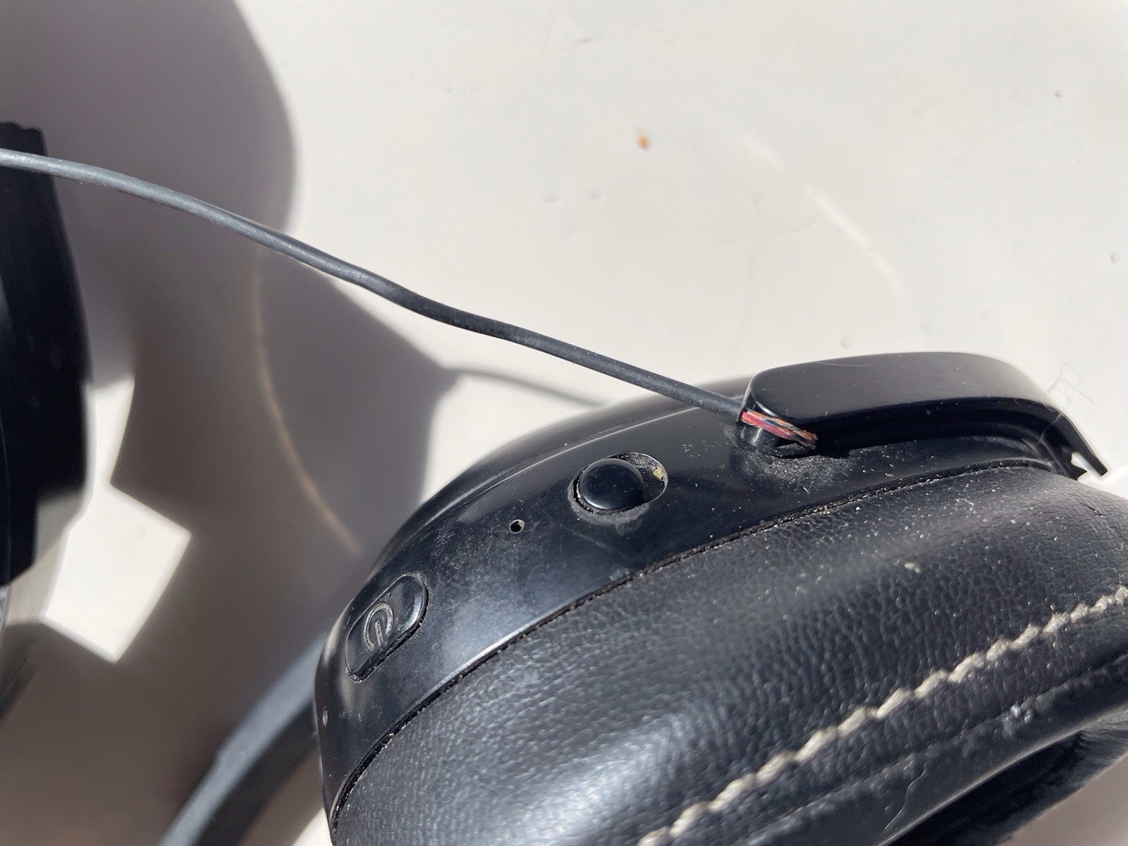 Rand McNally ClearDryve CD220 Wireless NC Headphones-Damage, WORKS FINE-SEE PICS