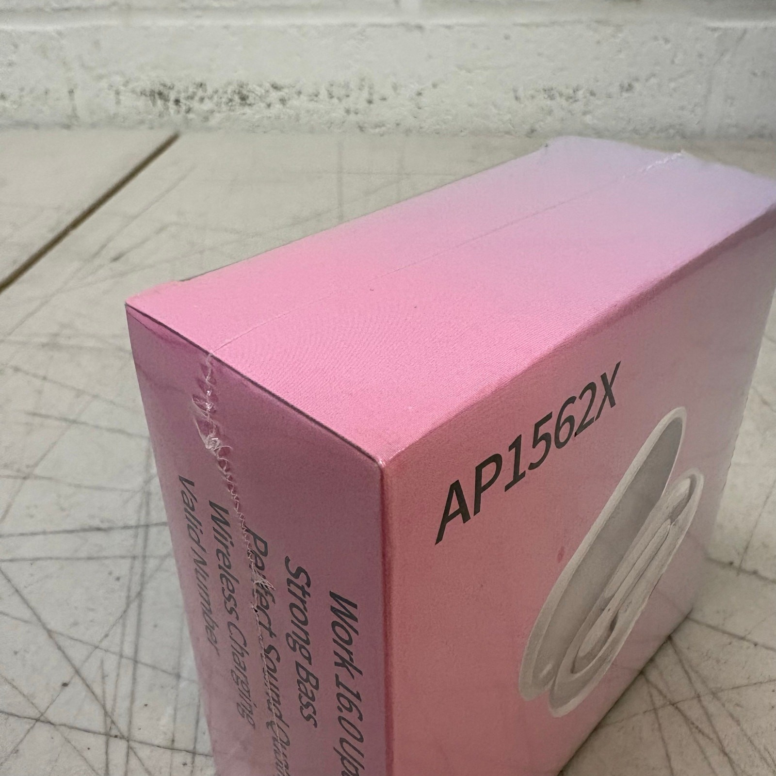 True Wireless Earbuds with Charging Case, Bass Music Sound – White AP1562X