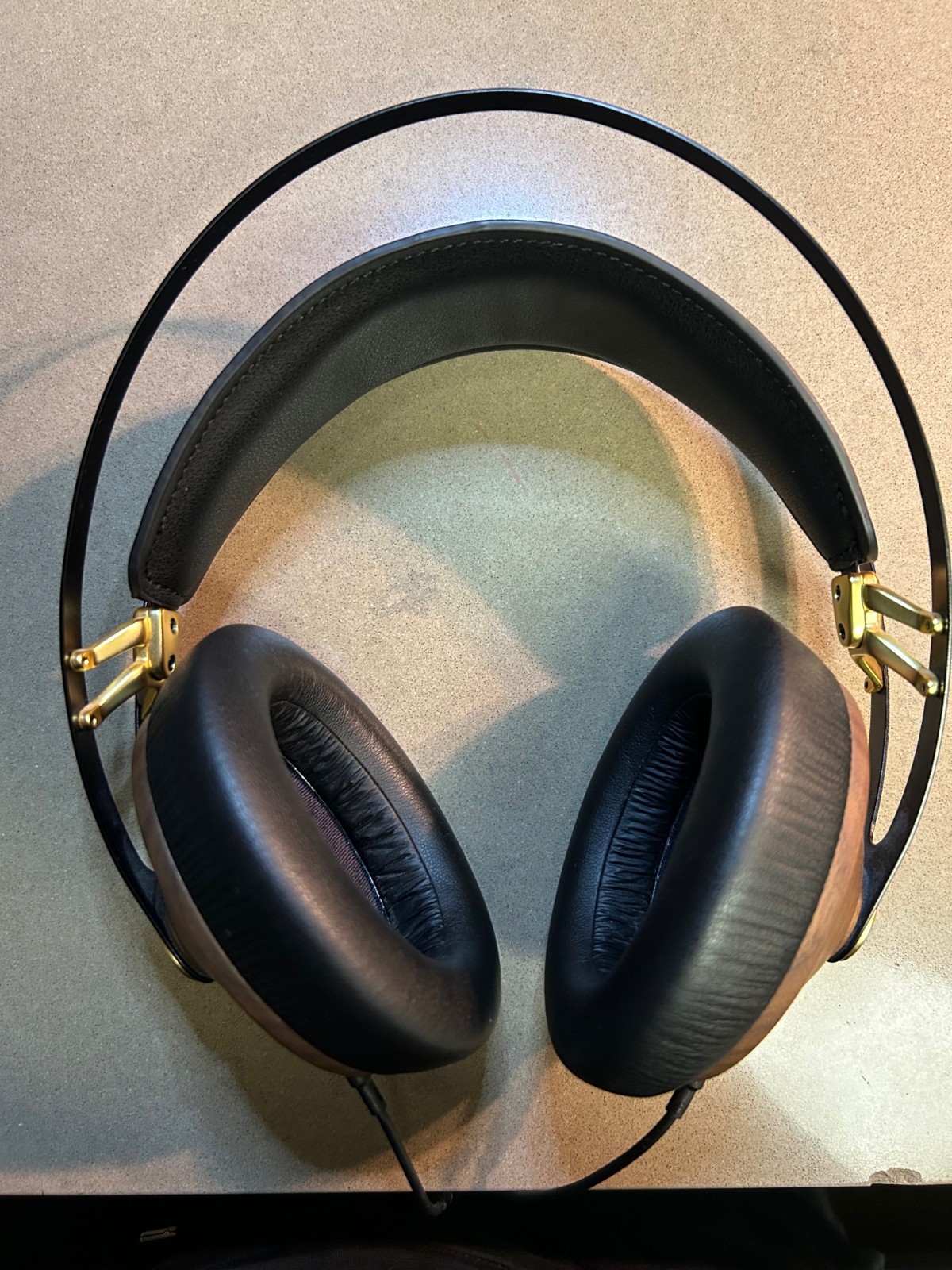 Meze Audio 99 Classics Over-Ear Headphones – Walnut/Gold – 1st Gen