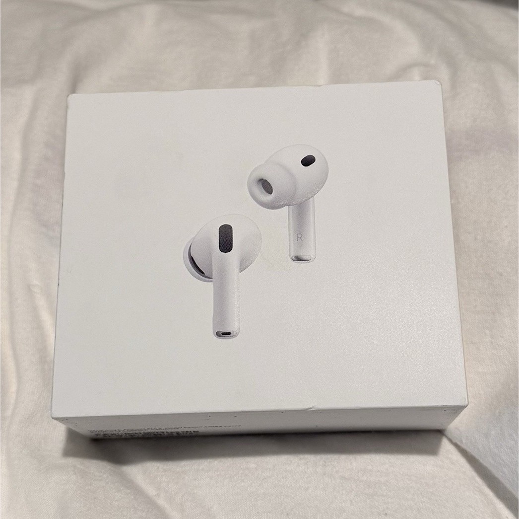 Apple AirPods Pro 3 Wireless Bluetooth In-Ear Earbuds White Double