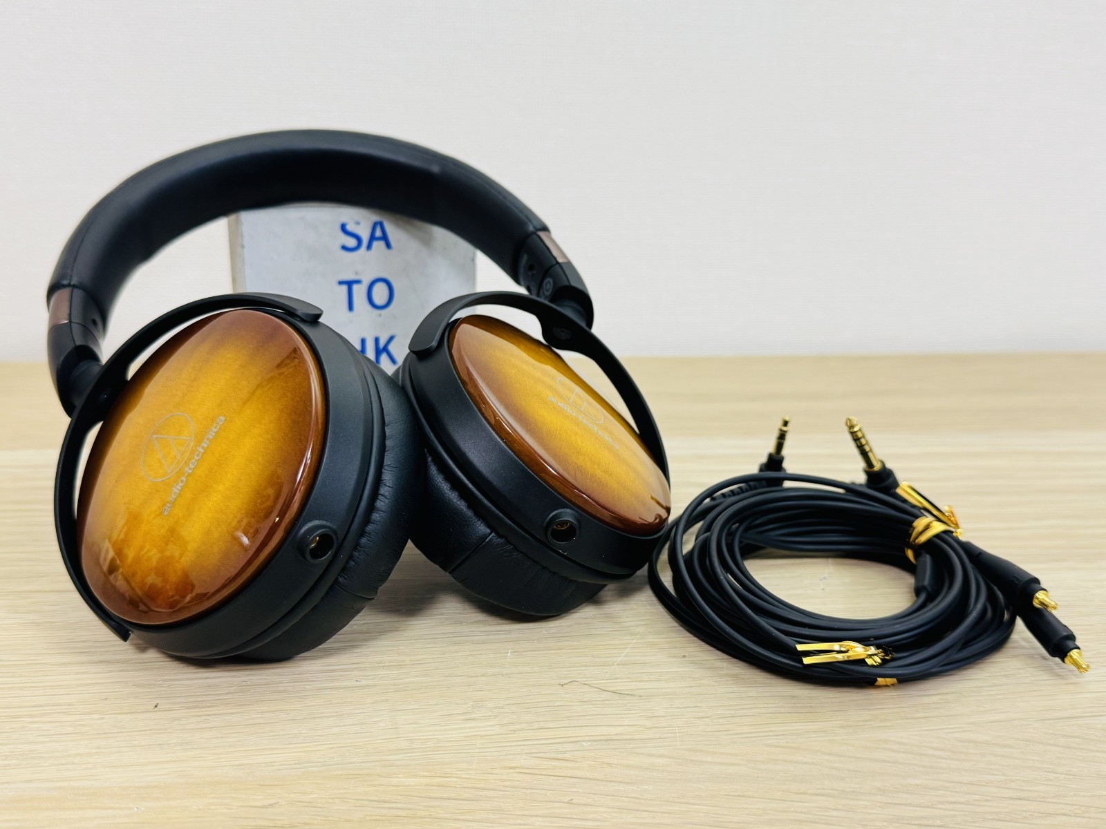 Audio-Technica ATH-WP900 Wooden Headphones 3.5mm 4.4mm Balanced A2DC Cables