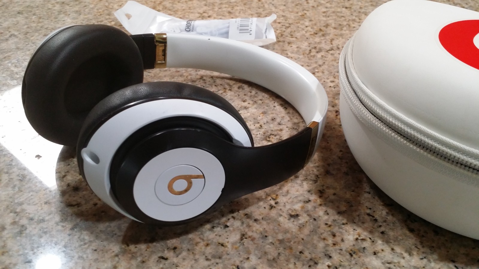Beats by Dr. Dre Studio 3.0 Wireless Bluetooth Over-Ear Headphones Gold/Black