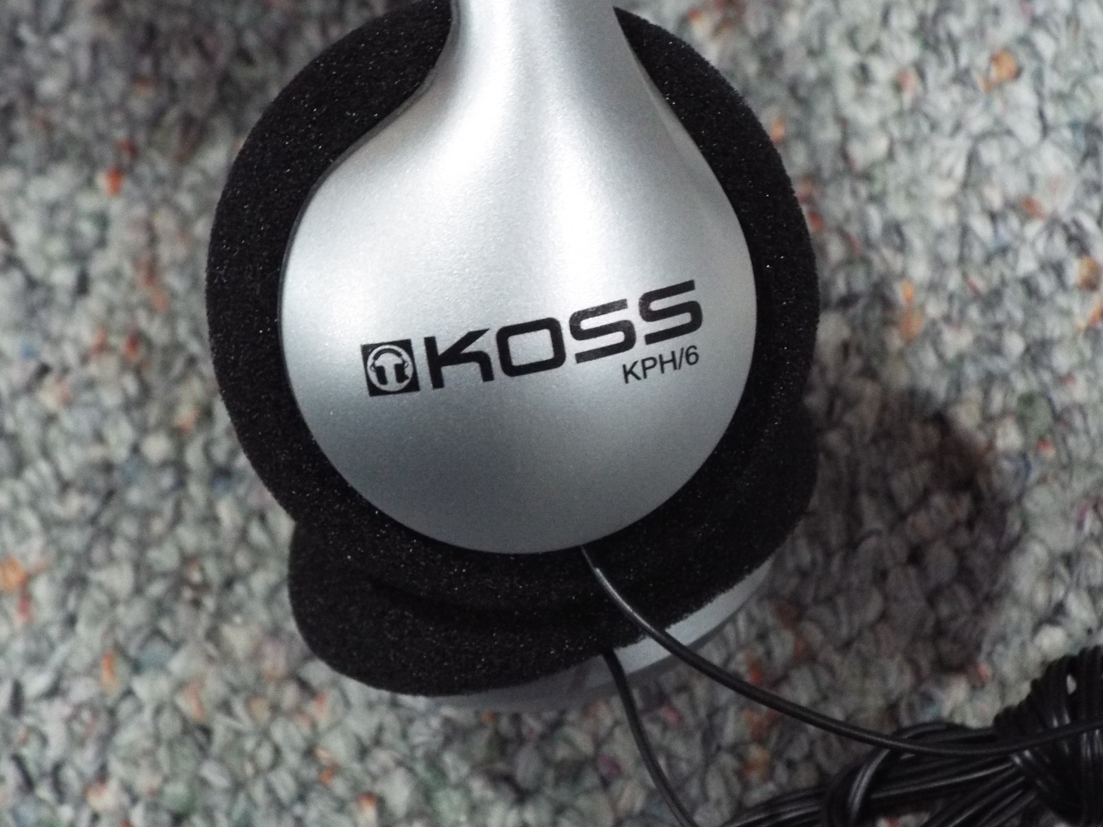 Koss KPH/6 Portable Stereophone Ultra Light Headphones Inline Volume Control