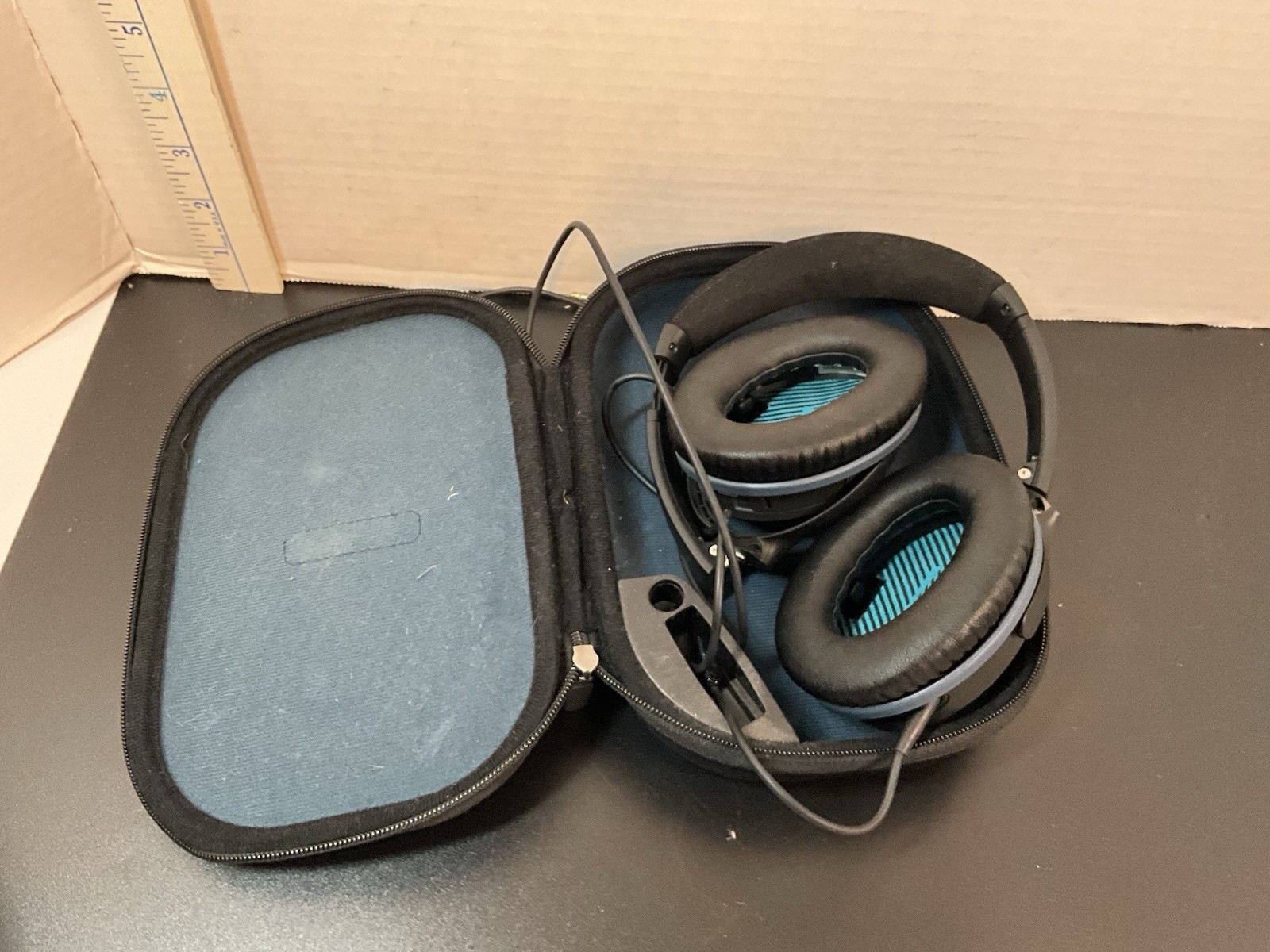 Bose QuietComfort 25 Over the Ear Headphone With Case- Black
