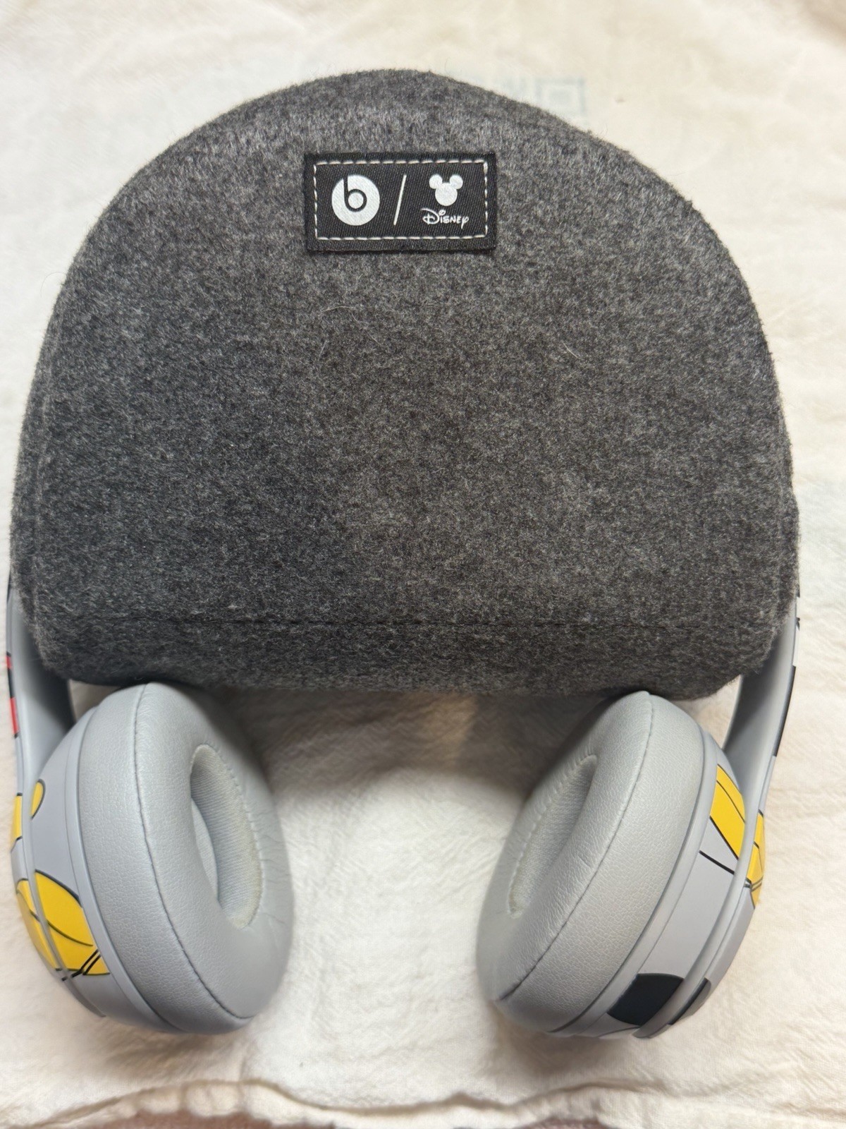 Beats by Dr. Dre Solo3 Wireless Headphones – Mickey’s 90th Anniversary Edition