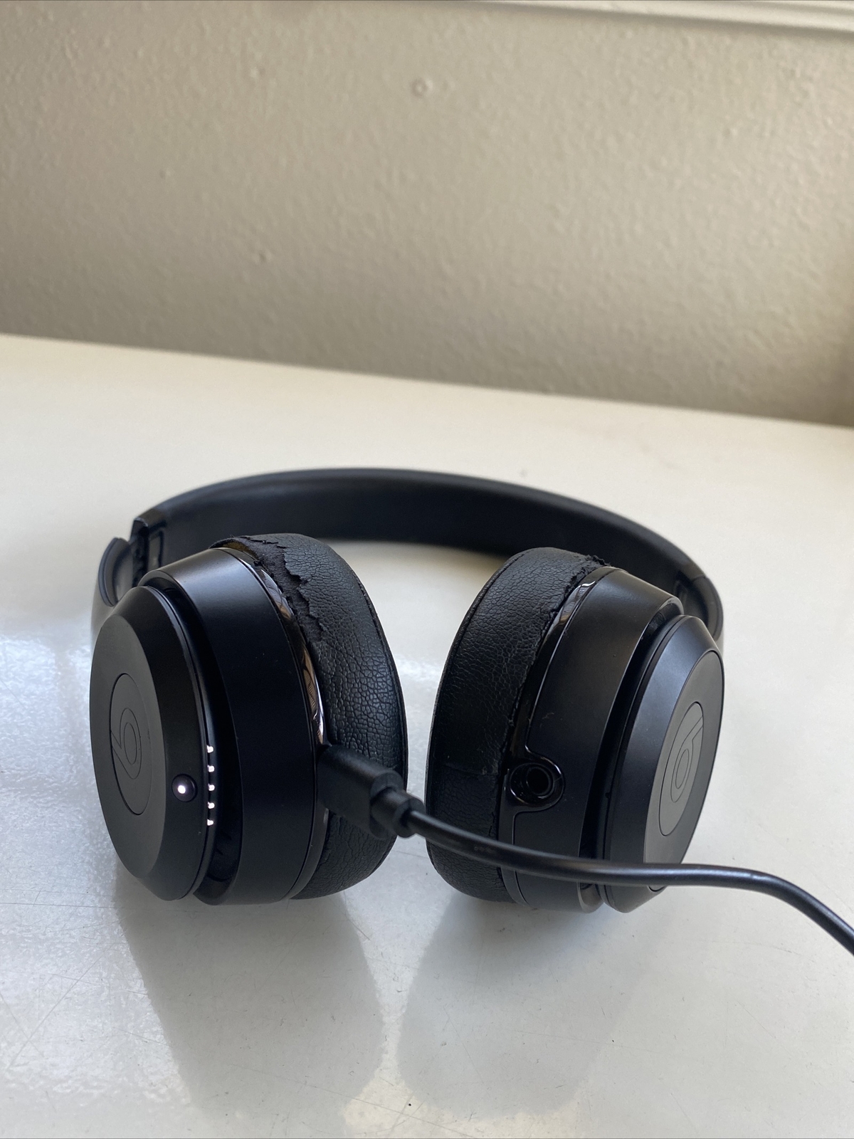 Beats by Dr. Dre Solo3 Over the Ear Headphone – Gloss Black