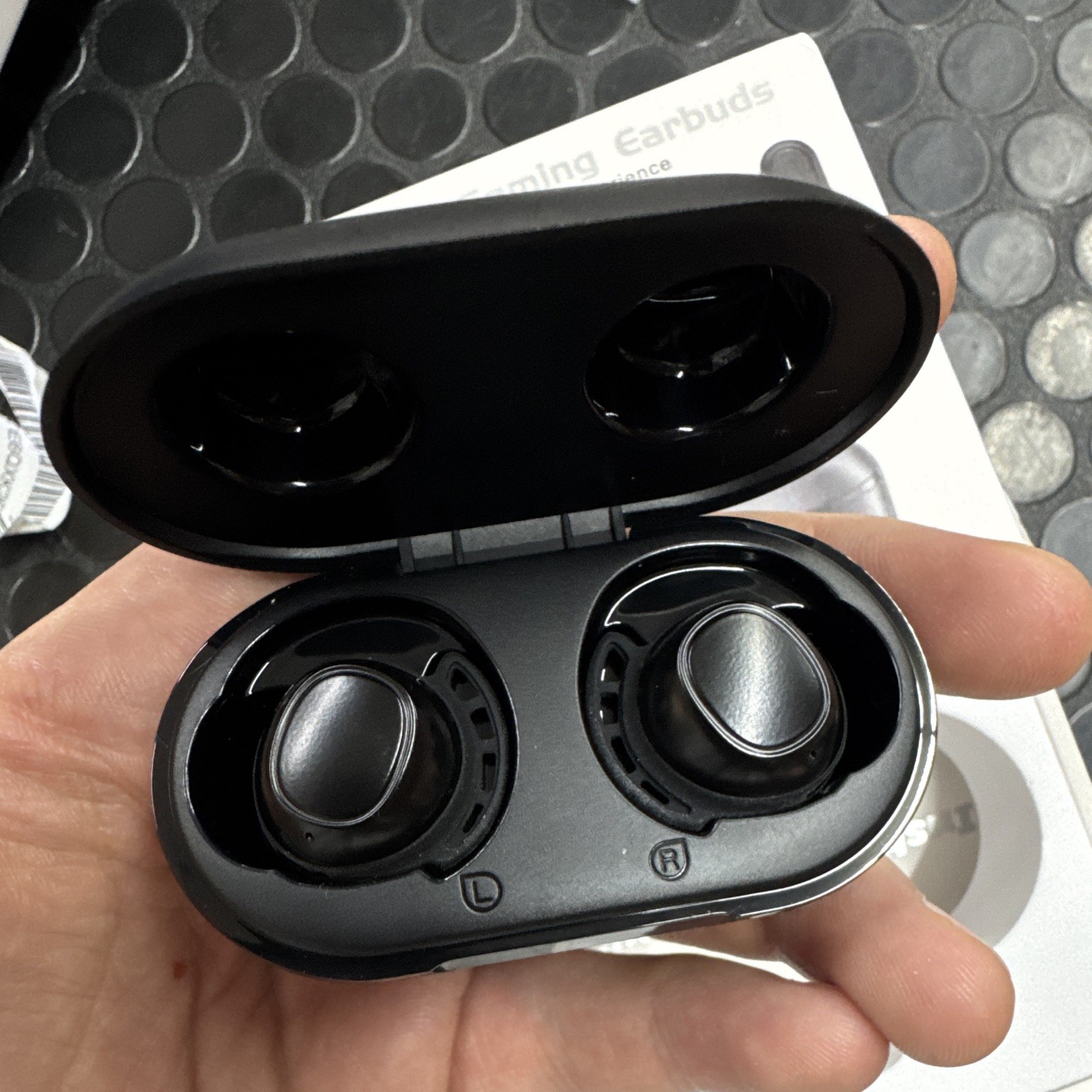 IAMJOY U-Air Bluetooth Wireless In-Ear Gaming Earbuds Black w/ Case USB Dongle