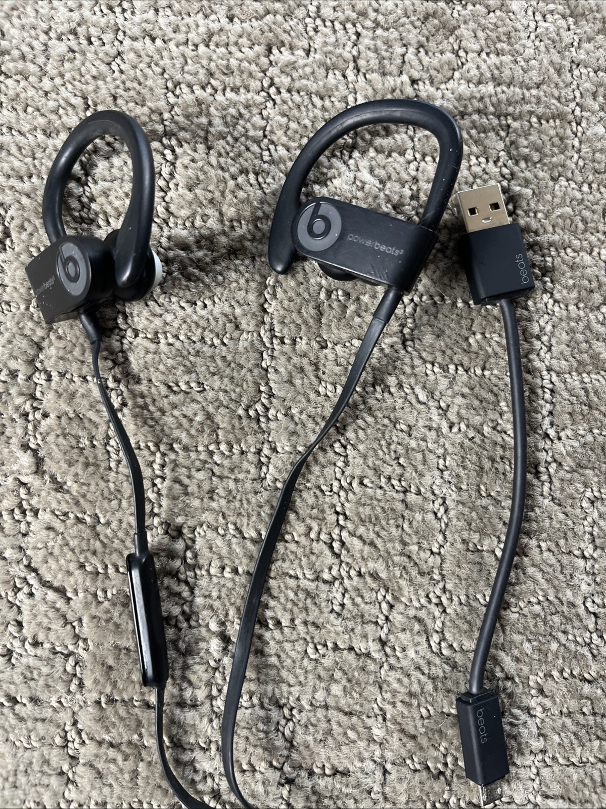 Beats by Dr. Dre Powerbeats3 In Ear Headphone Black W/ Charging Cord